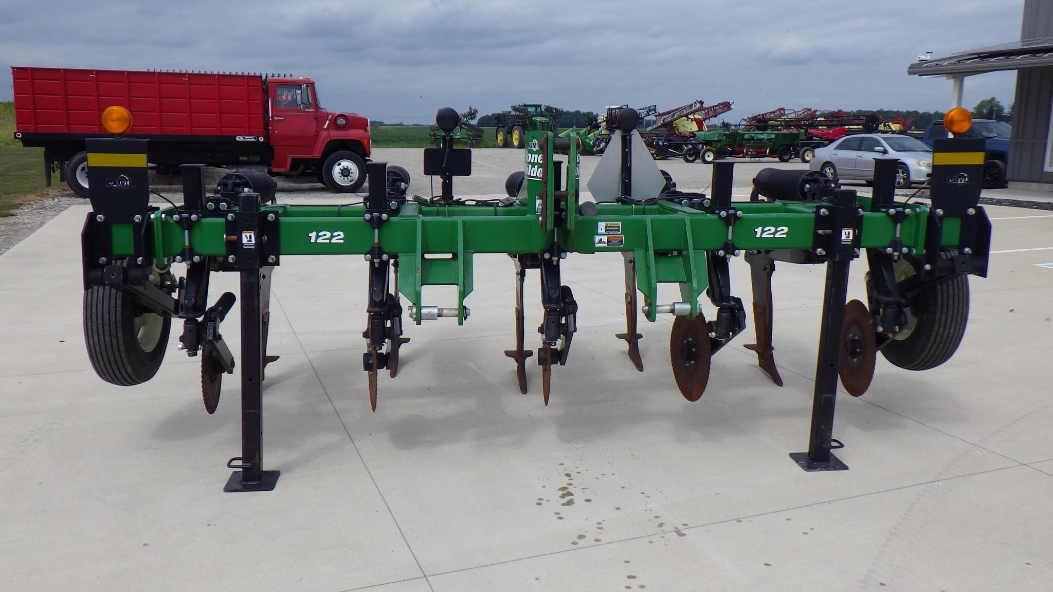2015 Unverferth Zonebuilder 122 Strip-Till