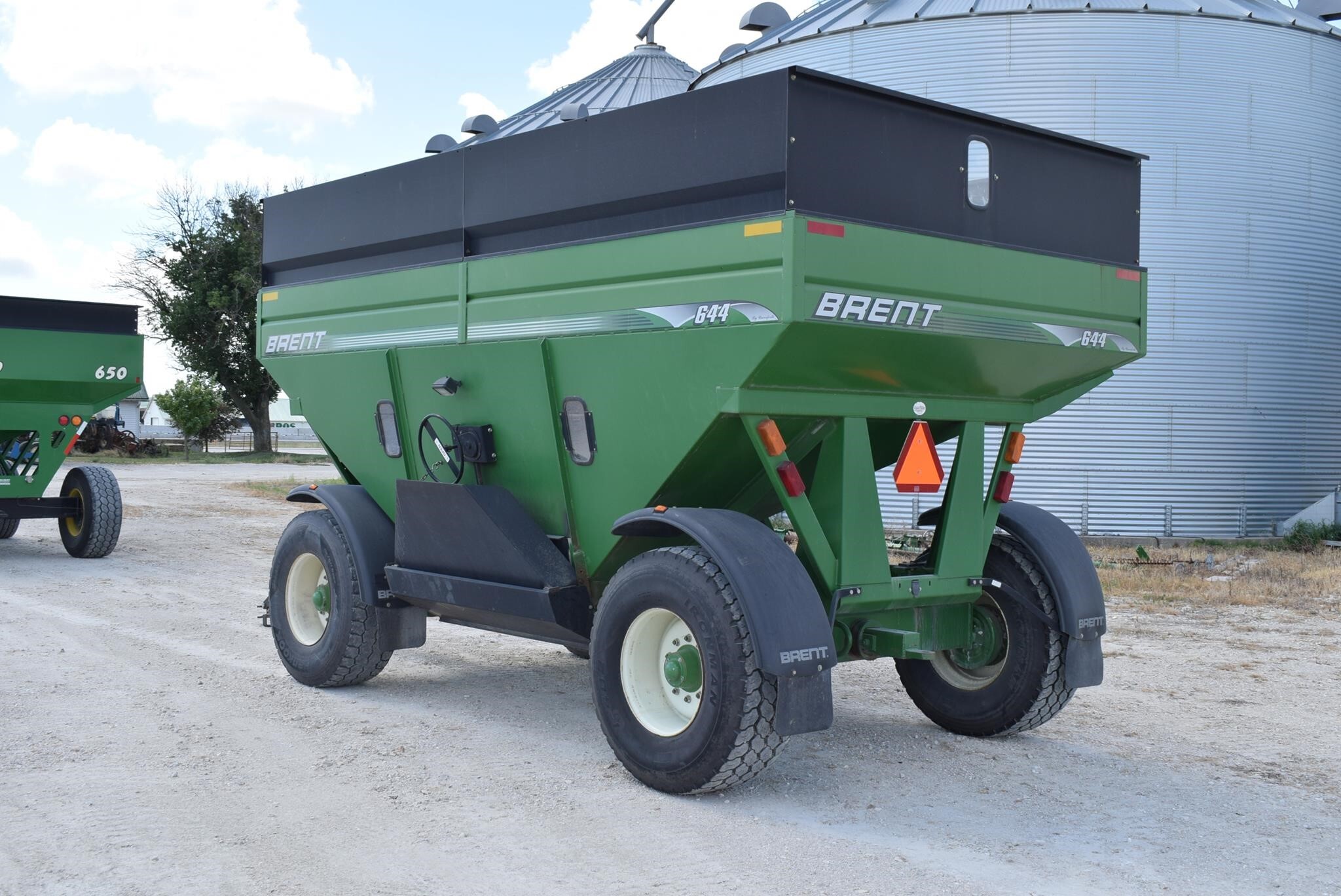  Brent 644 Gravity Wagon