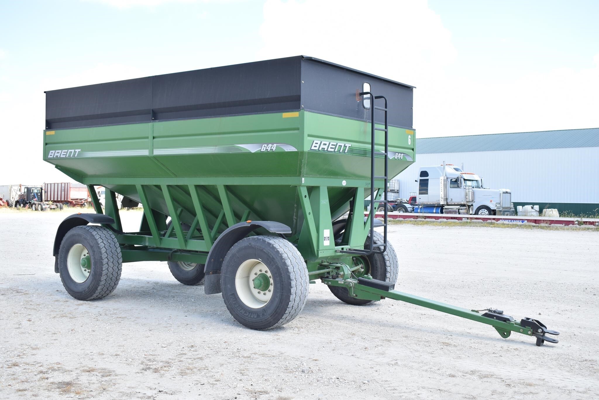  Brent 644 Gravity Wagon