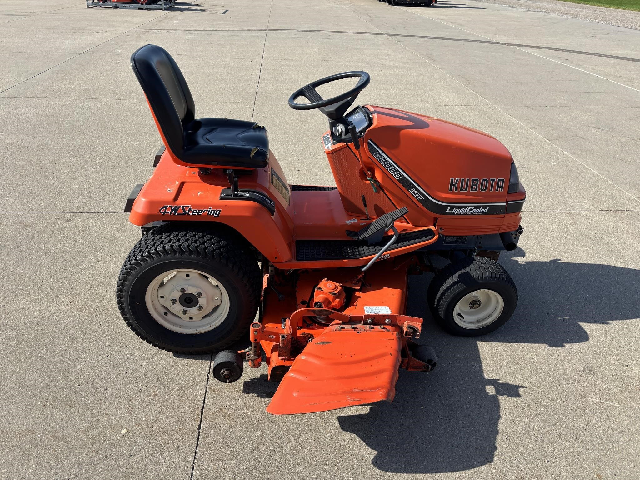  Kubota G2000 Lawn Mower
