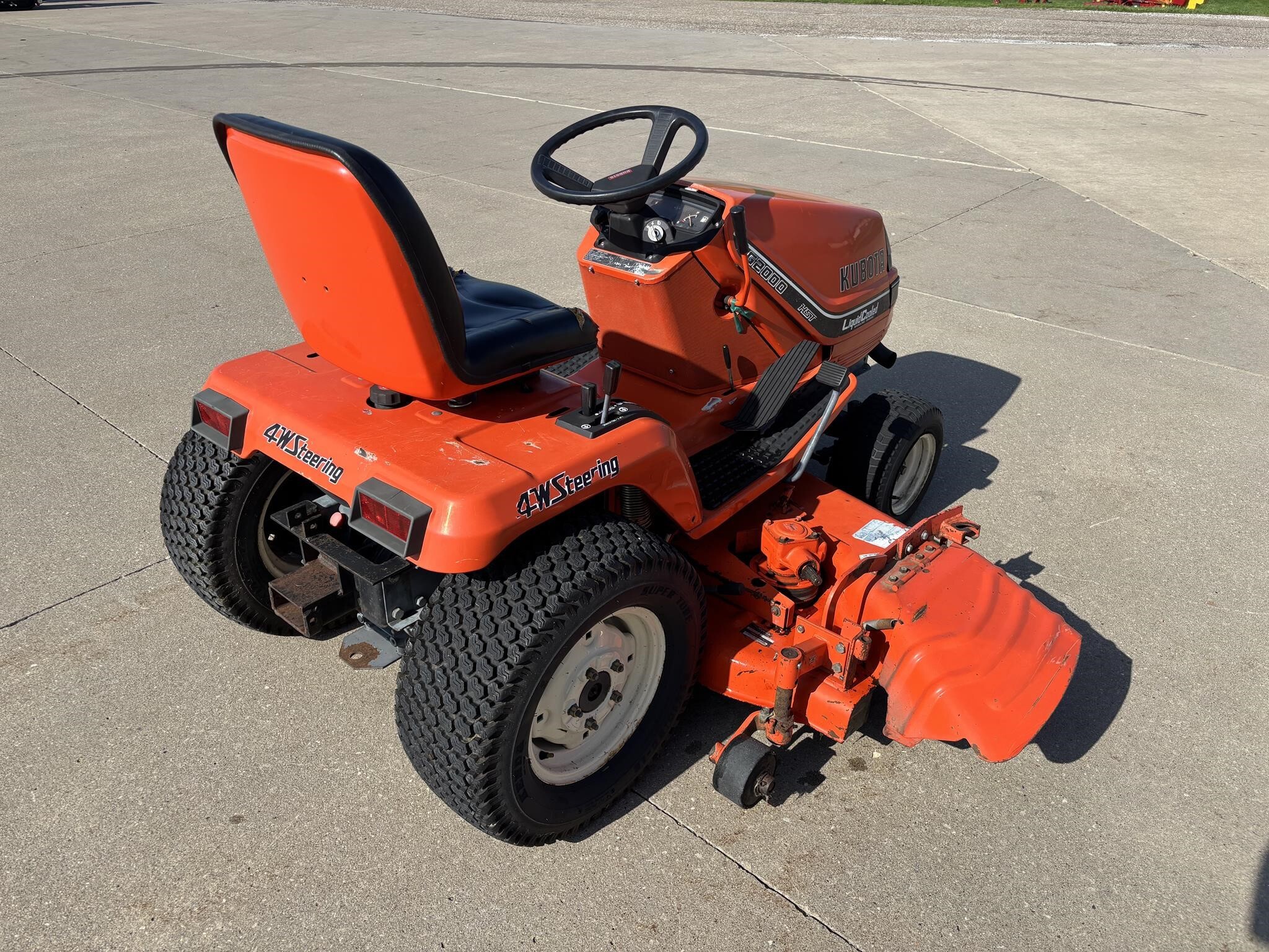  Kubota G2000 Lawn Mower
