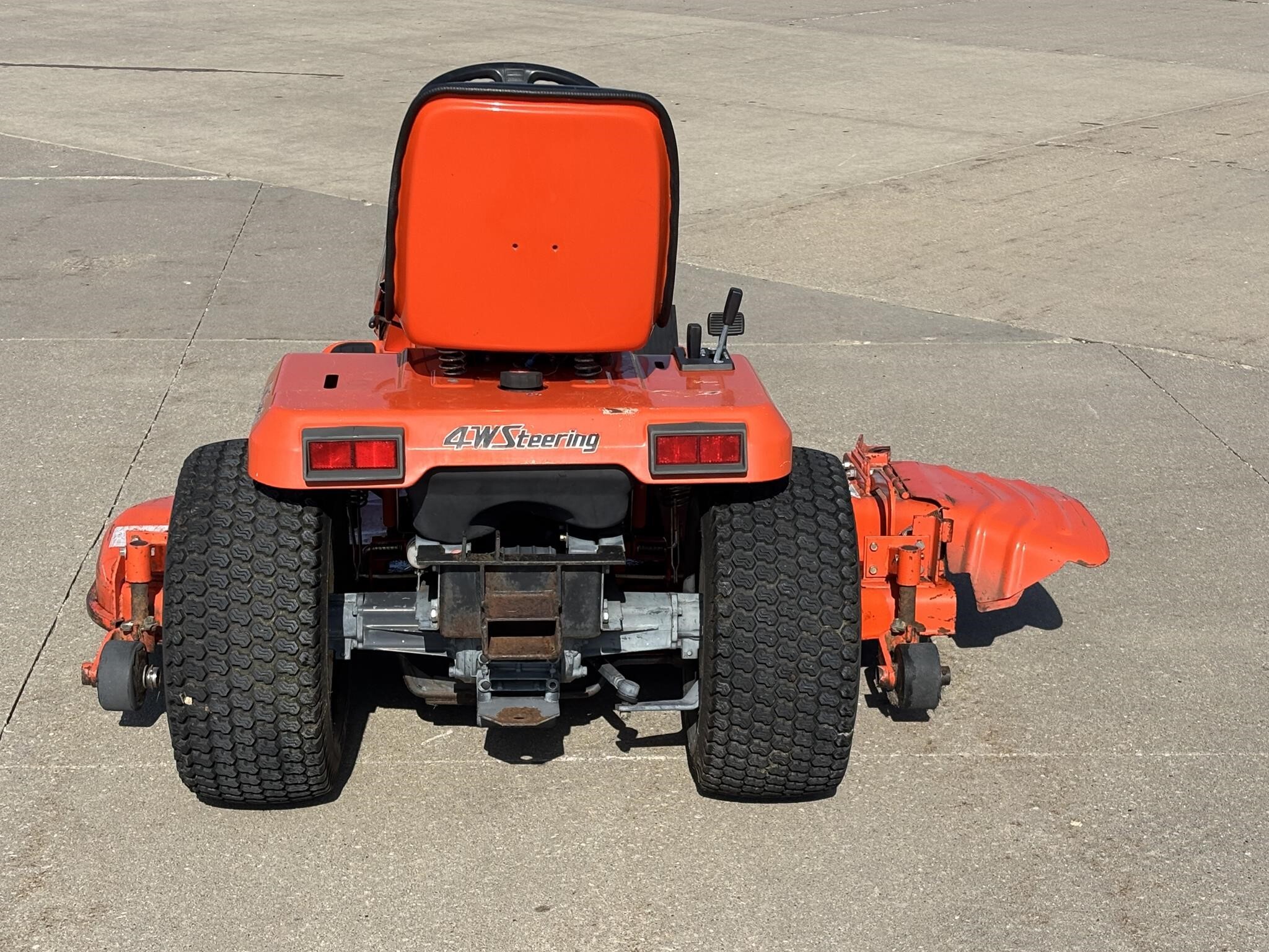  Kubota G2000 Lawn Mower