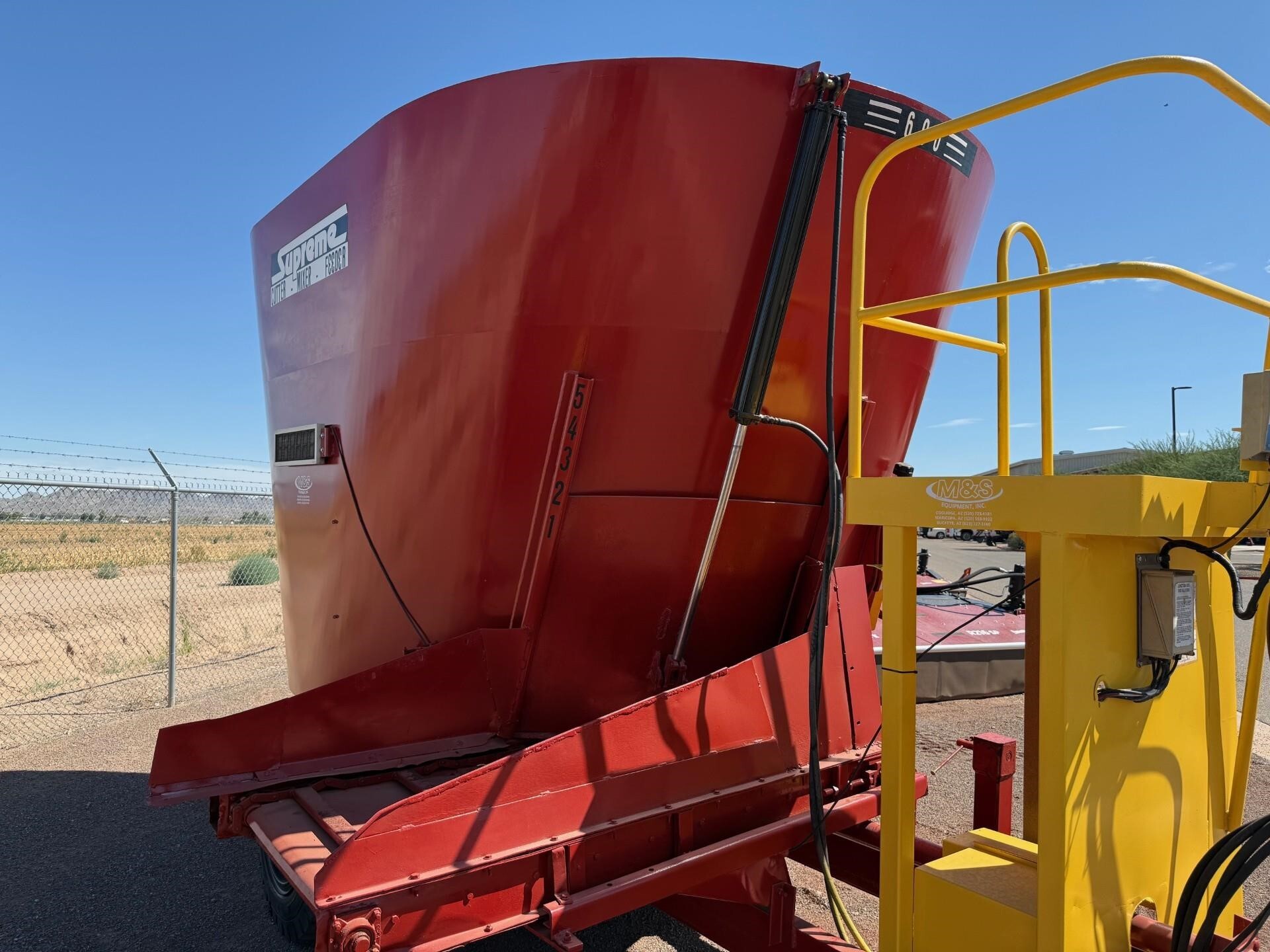  Supreme International 600 Grinders and Mixer