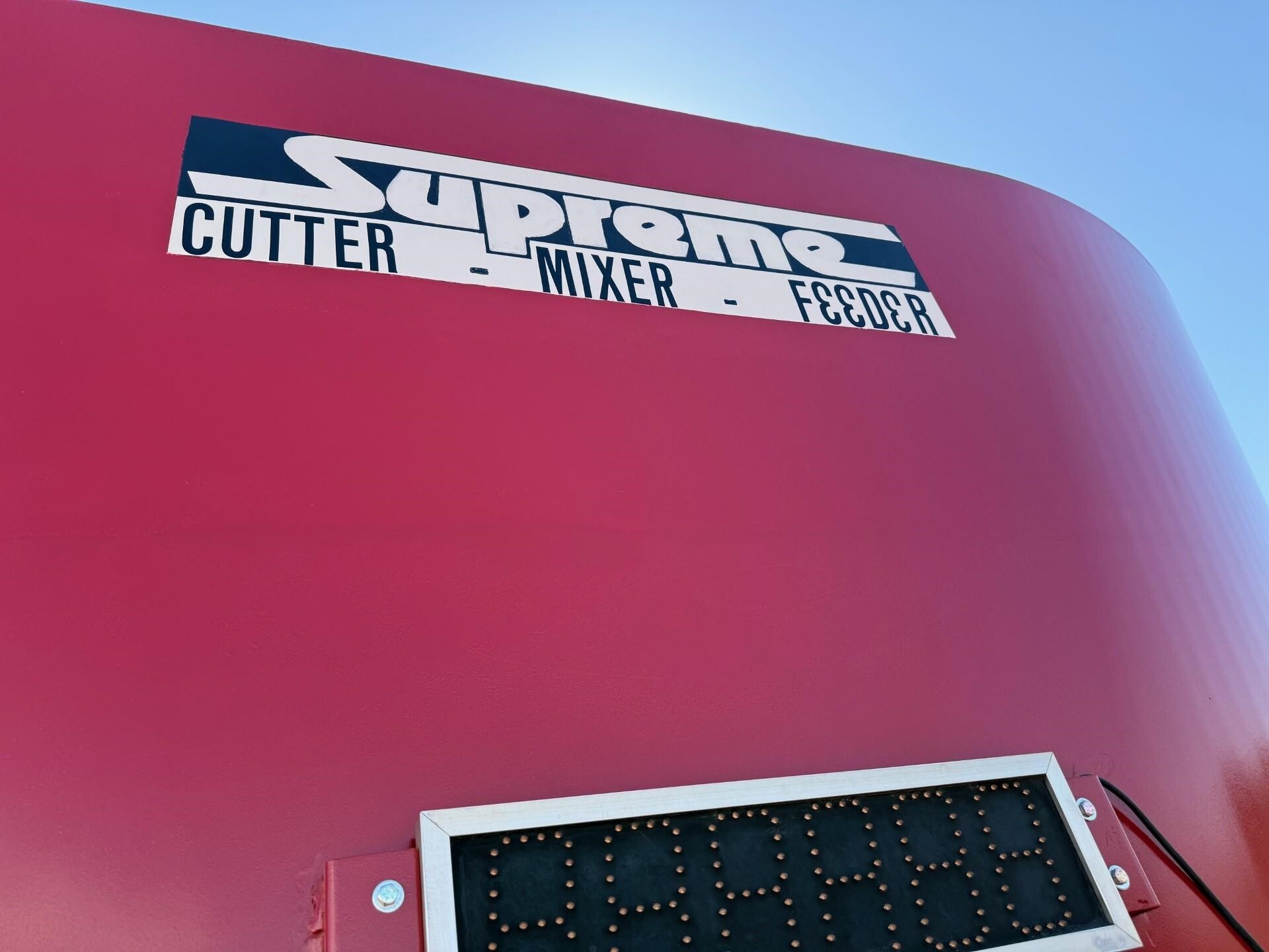  Supreme International 600 Grinders and Mixer