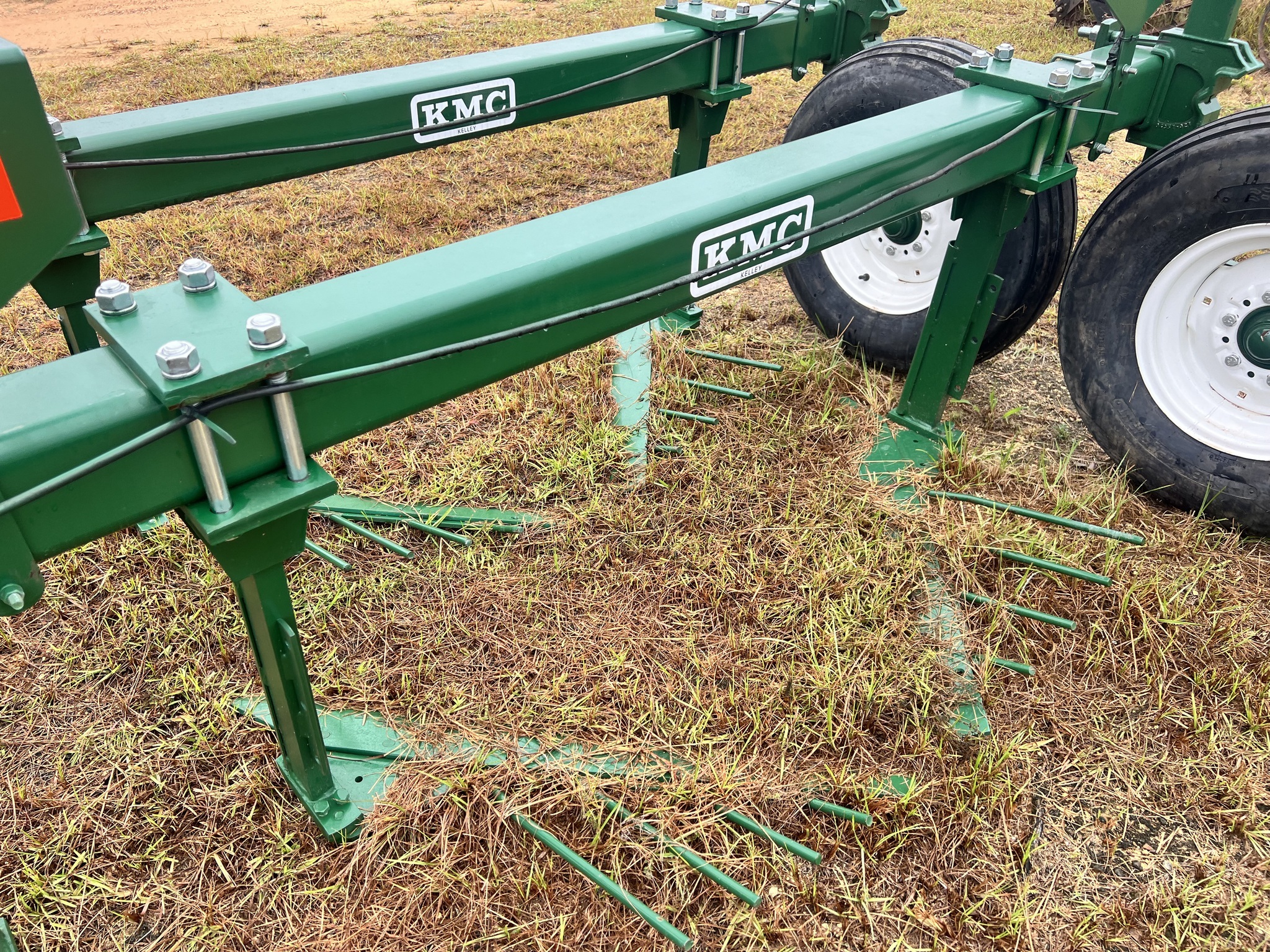 2022 Kelley Manufacturing Vine Lifter Peanut Equipment