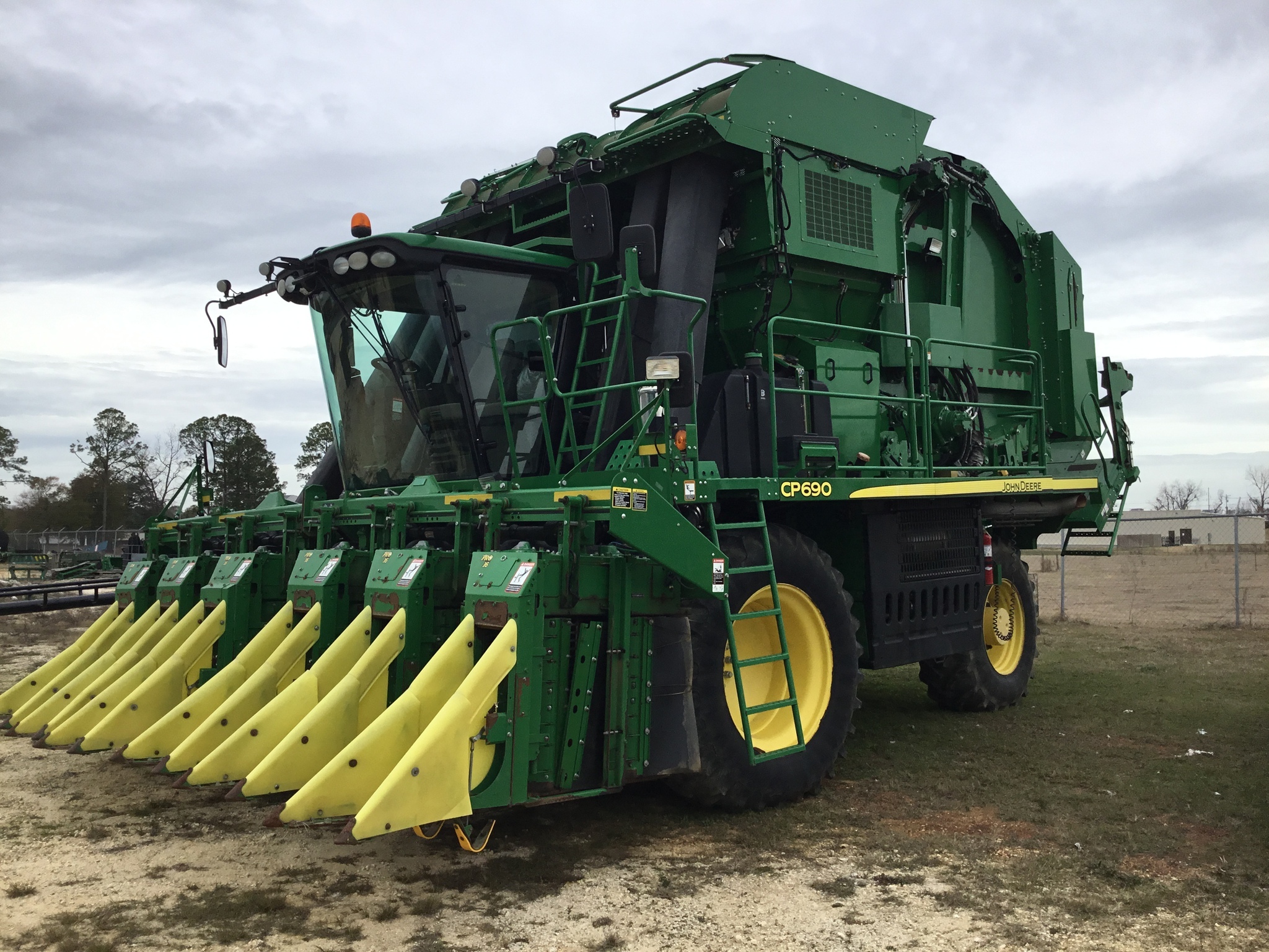 2015 John Deere CP690 Cotton Equipment