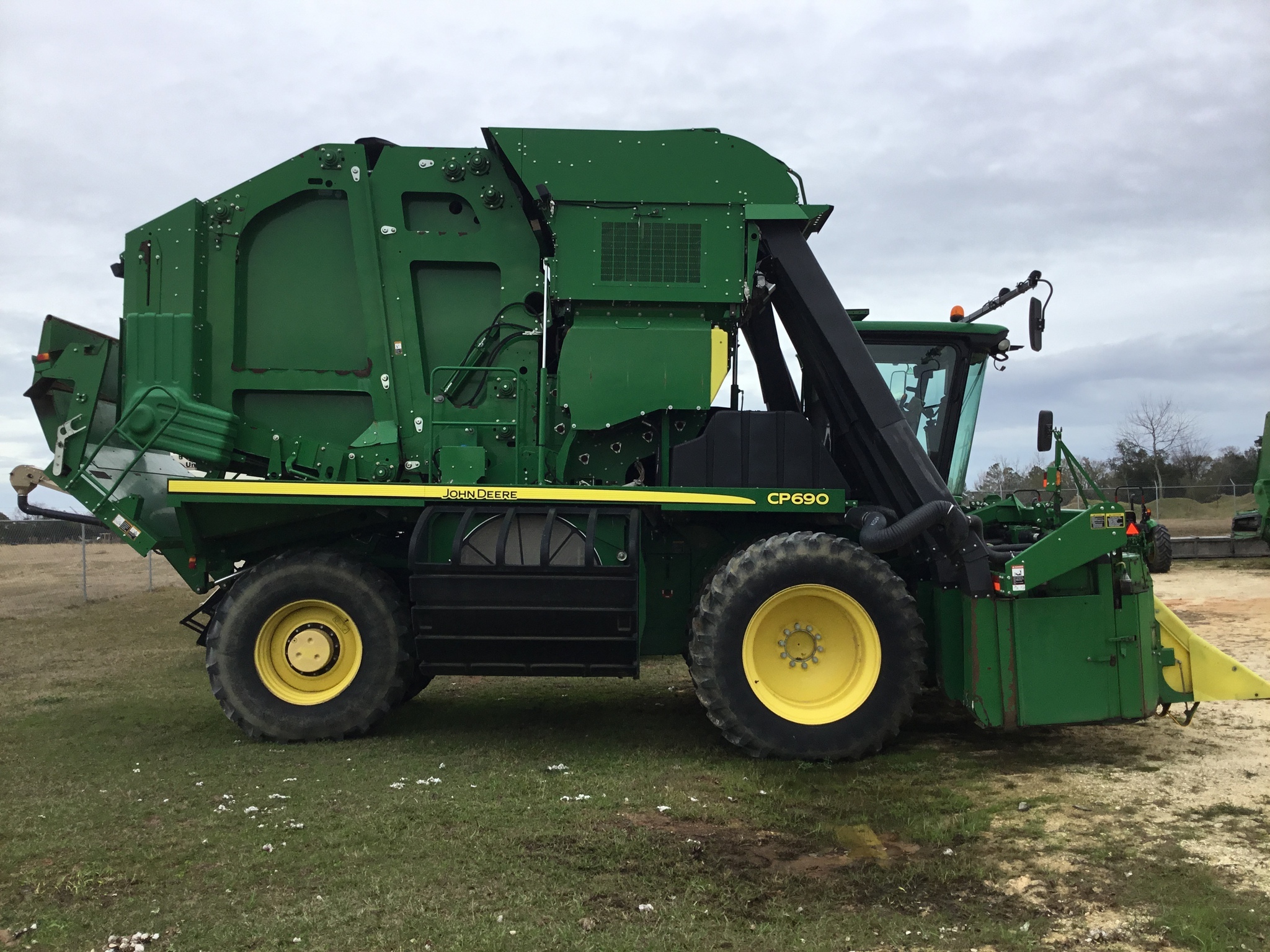 2015 John Deere CP690 Cotton Equipment
