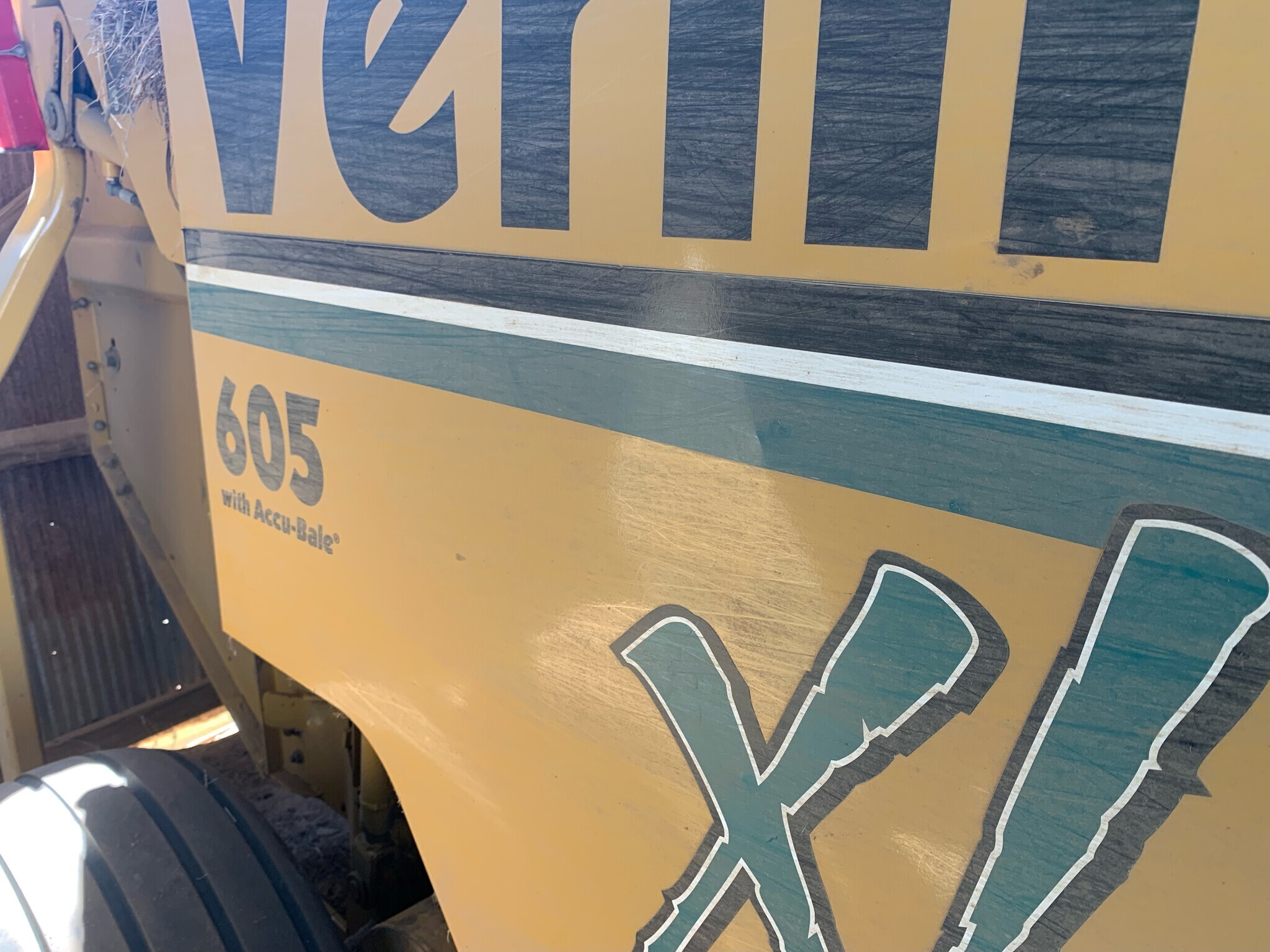 2014 Vermeer 605XL Round Baler