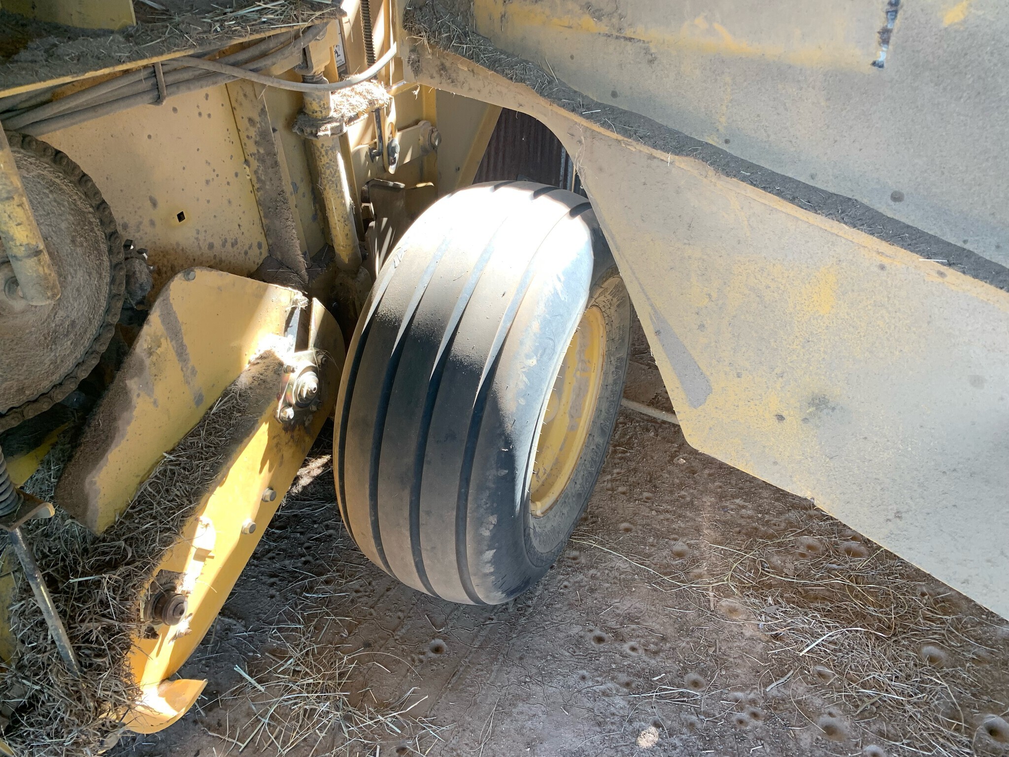 2014 Vermeer 605XL Round Baler