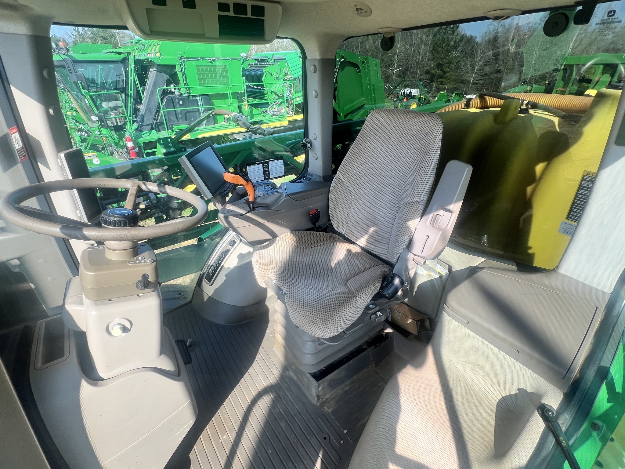 2019 John Deere R4030 Self-Propelled Sprayer