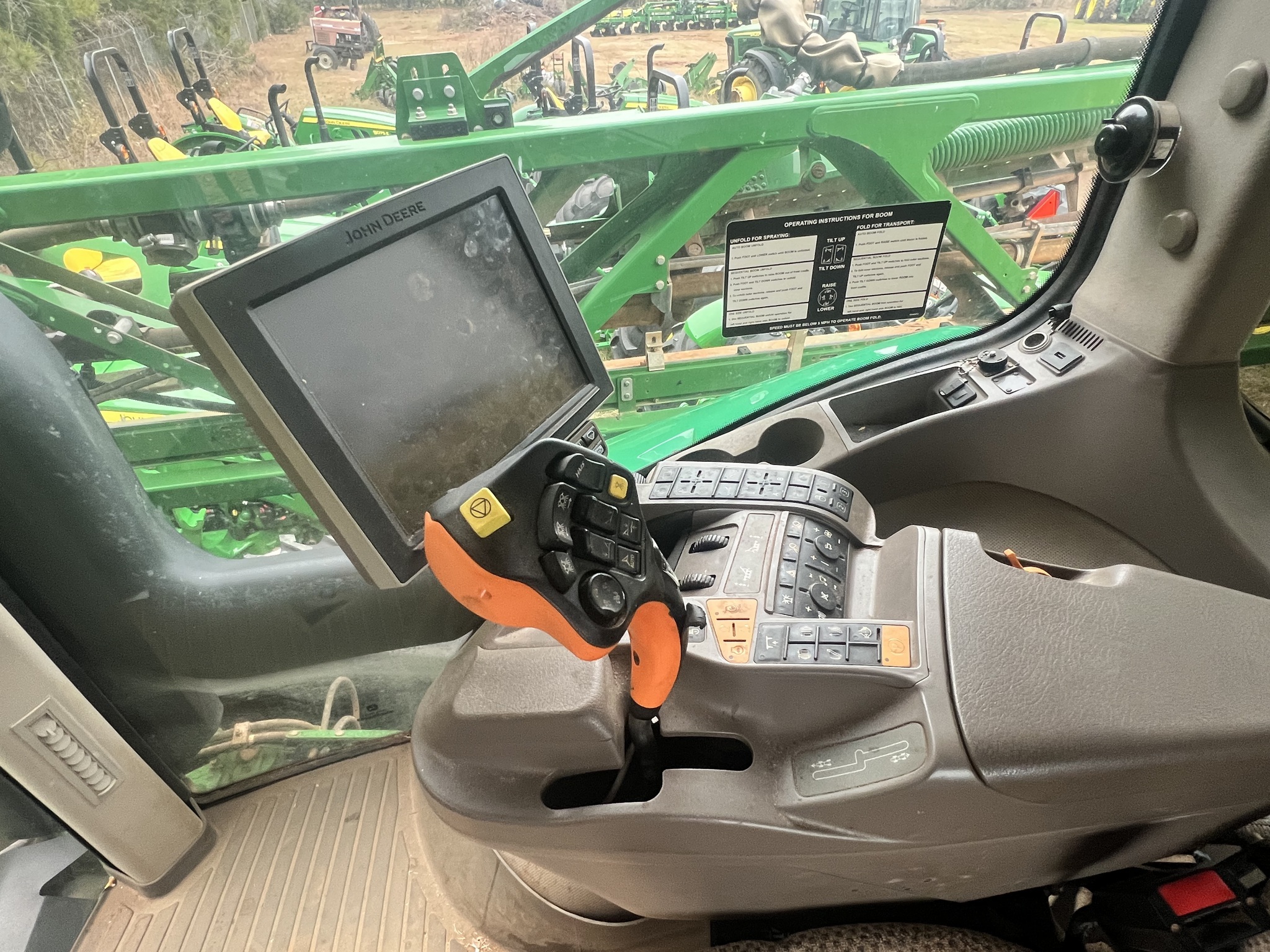 2019 John Deere R4030 Self-Propelled Sprayer
