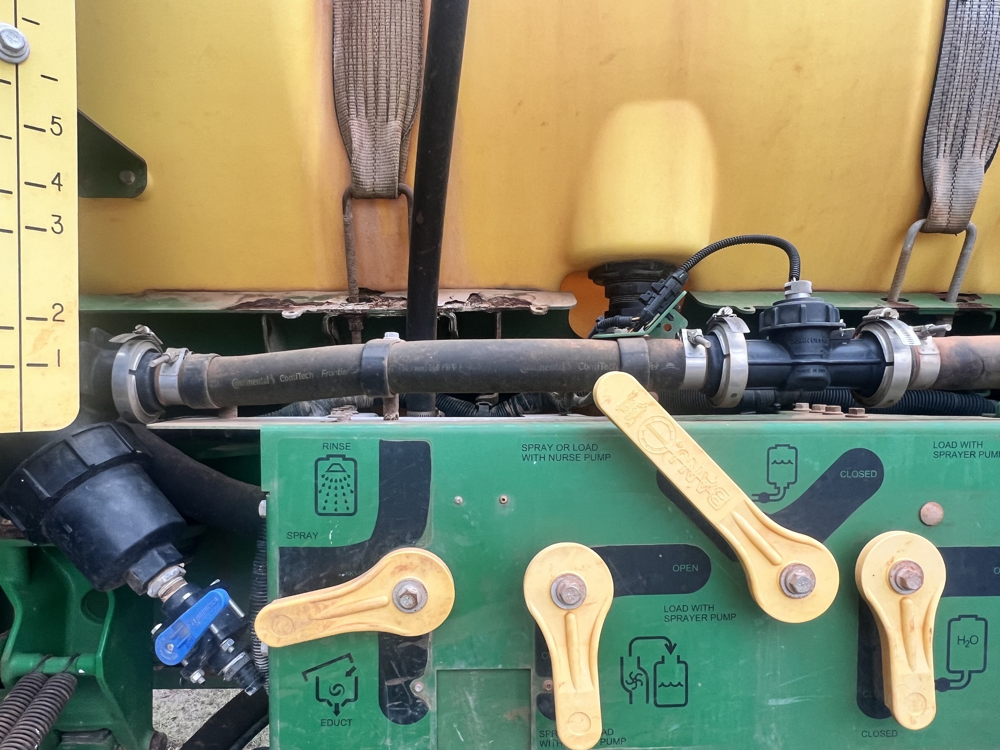 2019 John Deere R4030 Self-Propelled Sprayer