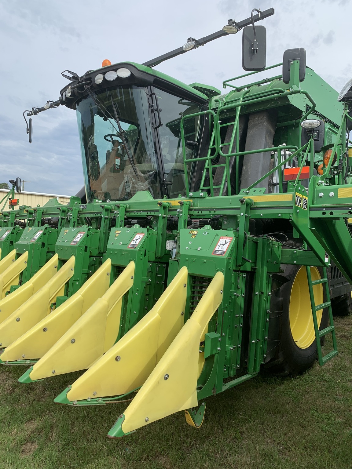 2019 John Deere CP690 Cotton Equipment