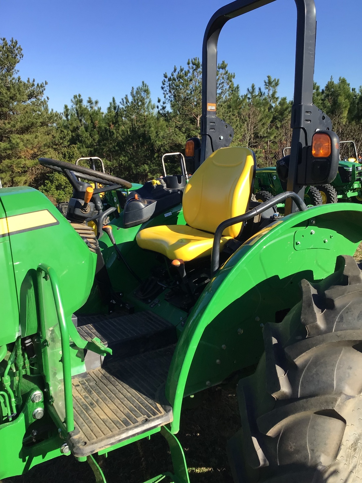 2024 John Deere 5075E Tractor