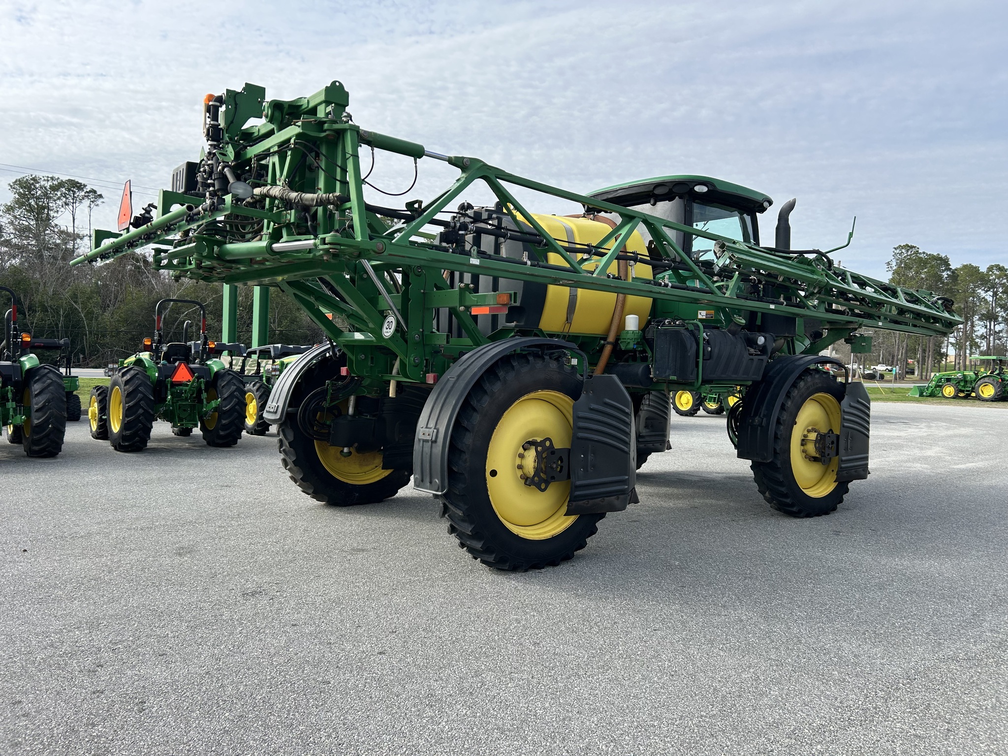 2015 John Deere R4030 Self-Propelled Sprayer
