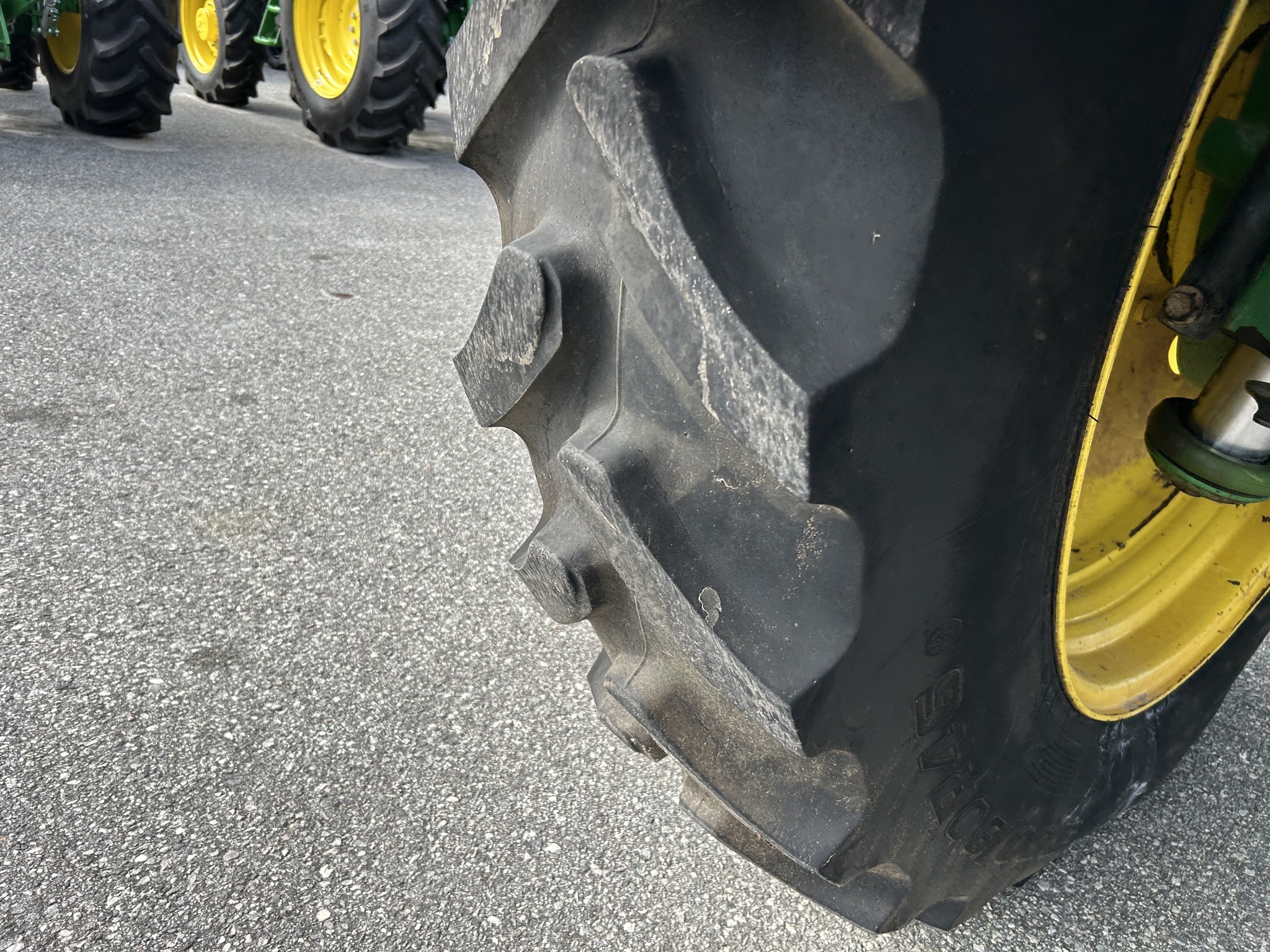 2015 John Deere R4030 Self-Propelled Sprayer