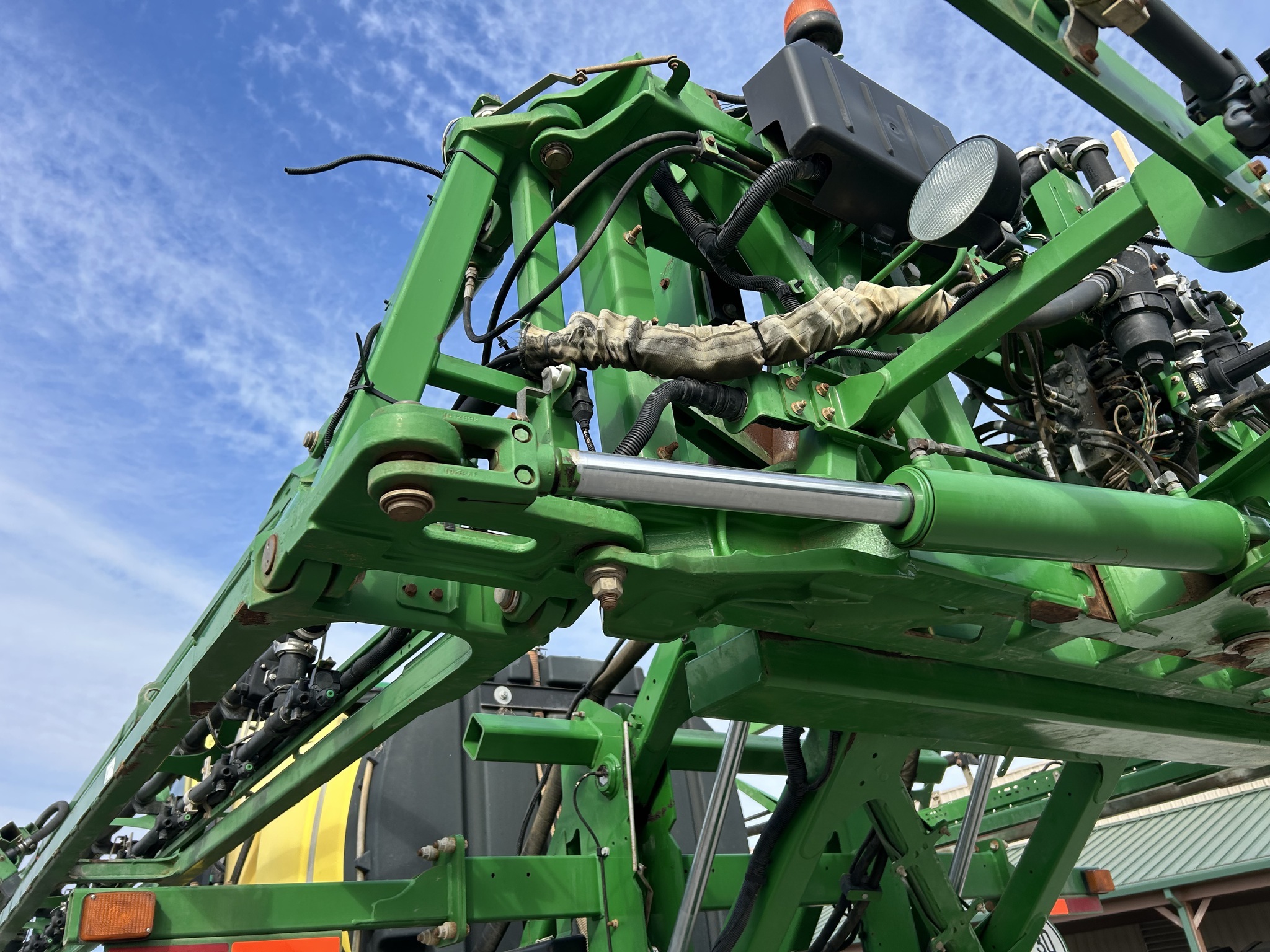 2015 John Deere R4030 Self-Propelled Sprayer