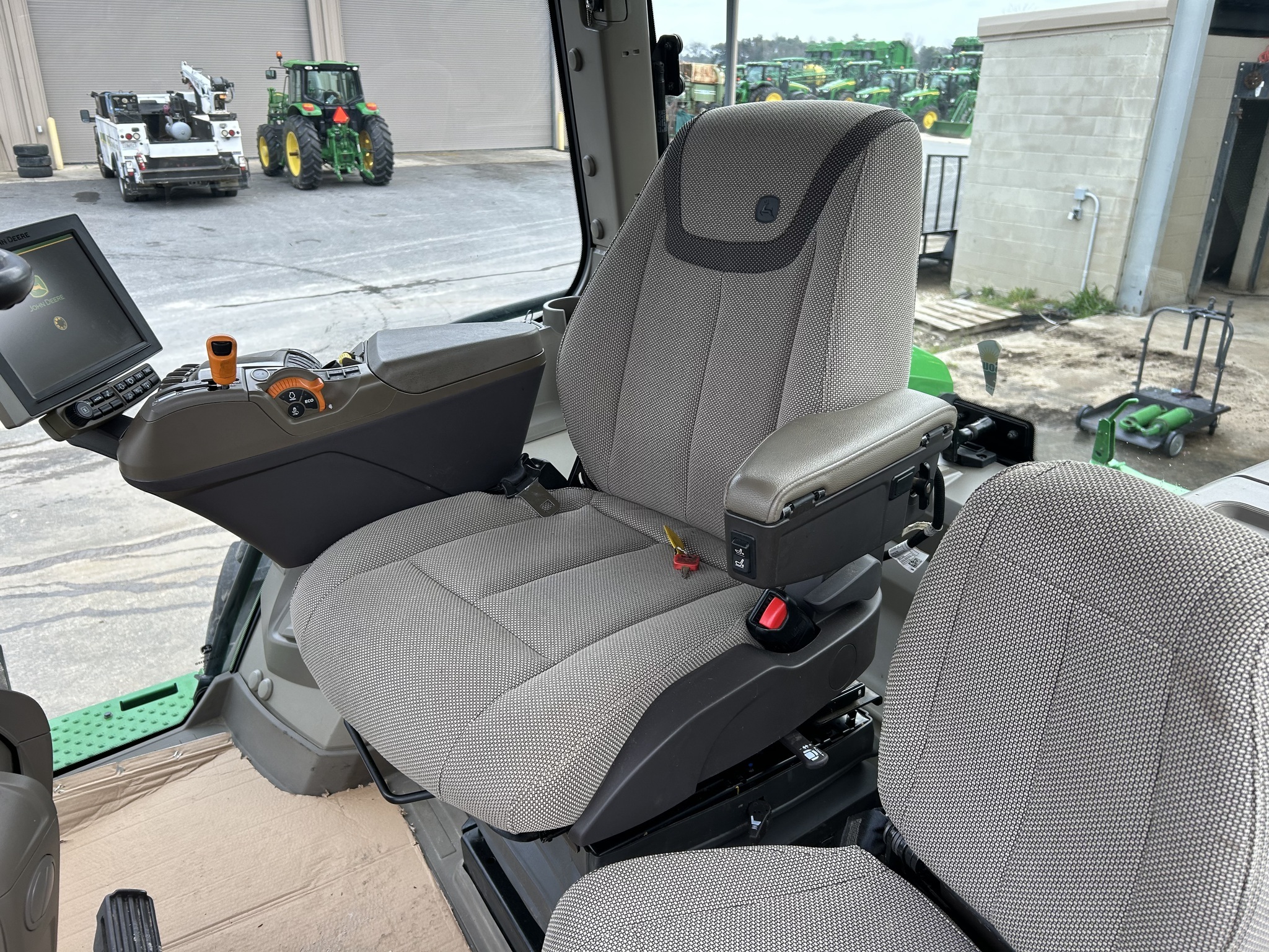 2023 John Deere 8R 310 Tractor