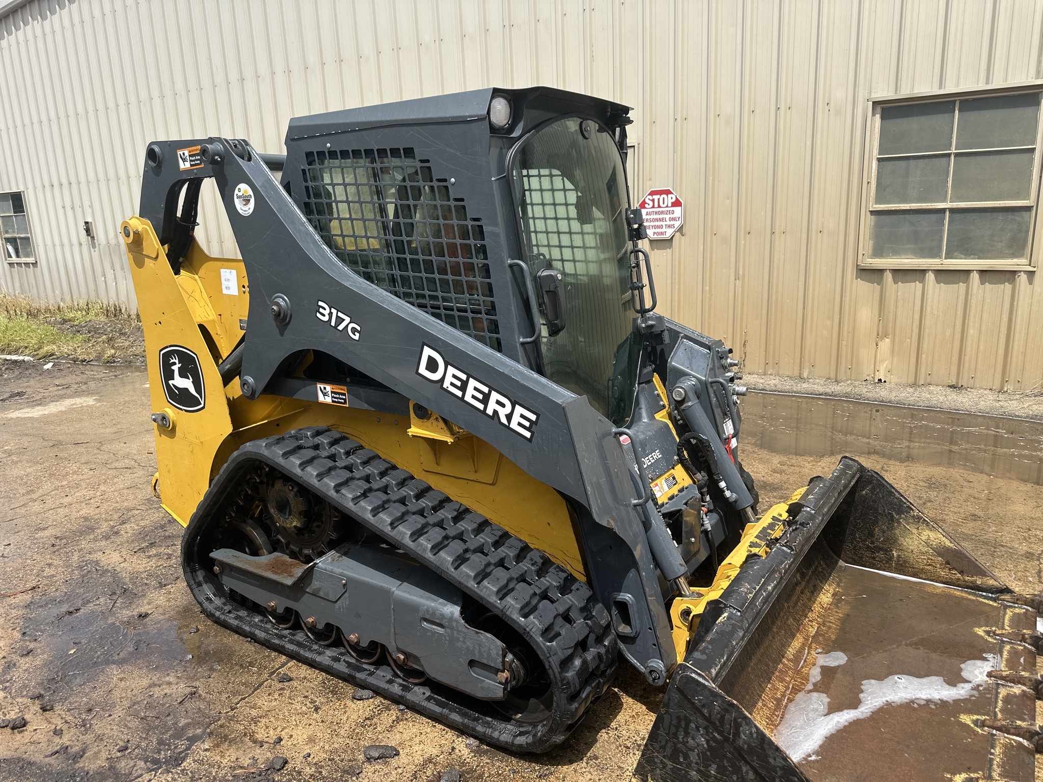 2023 Deere 317G Skid Steer