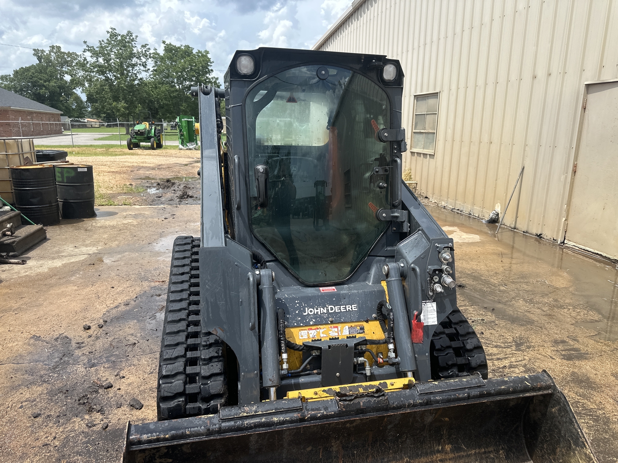 2023 Deere 317G Skid Steer