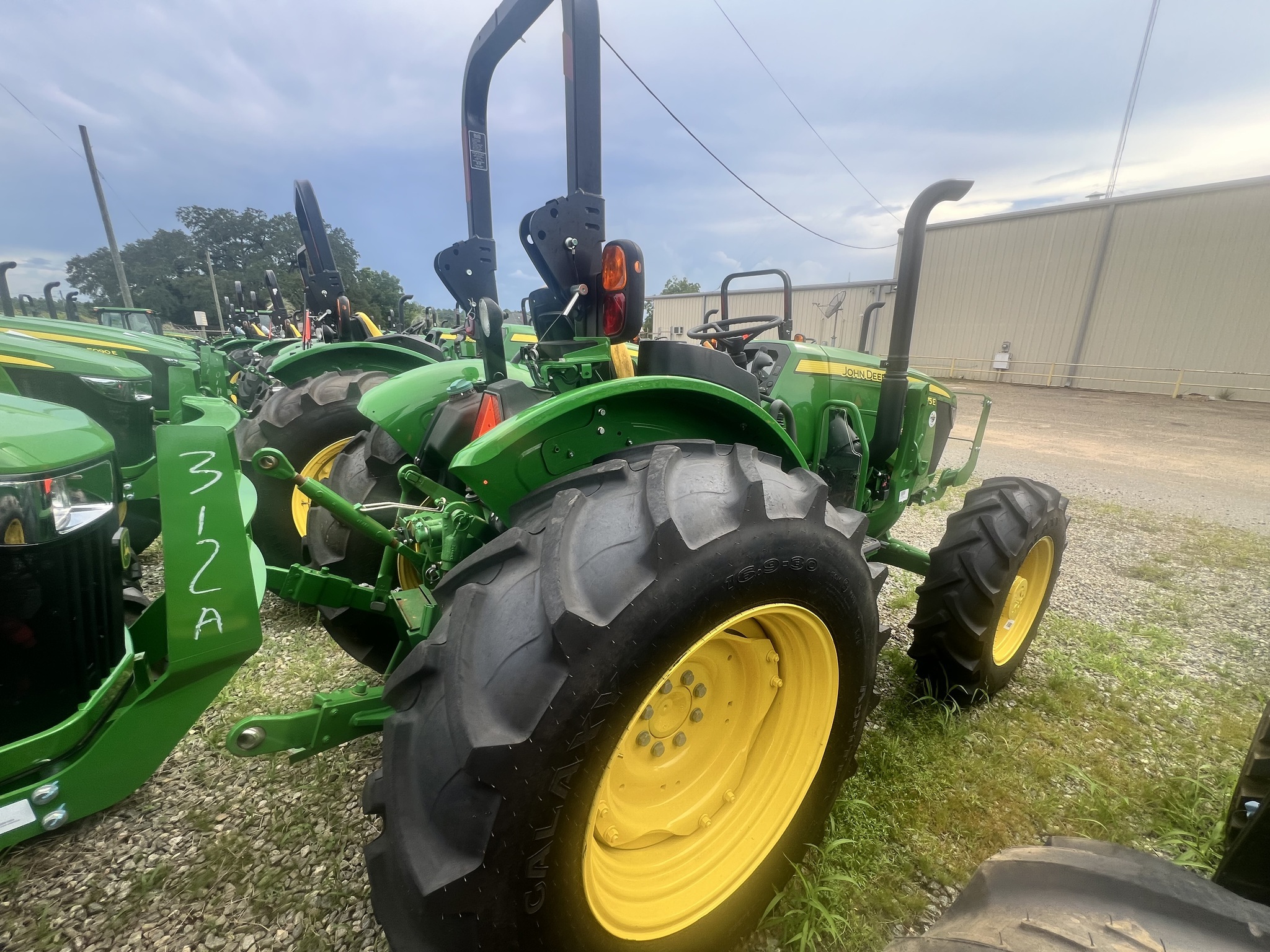 2024 John Deere 5075E Tractor