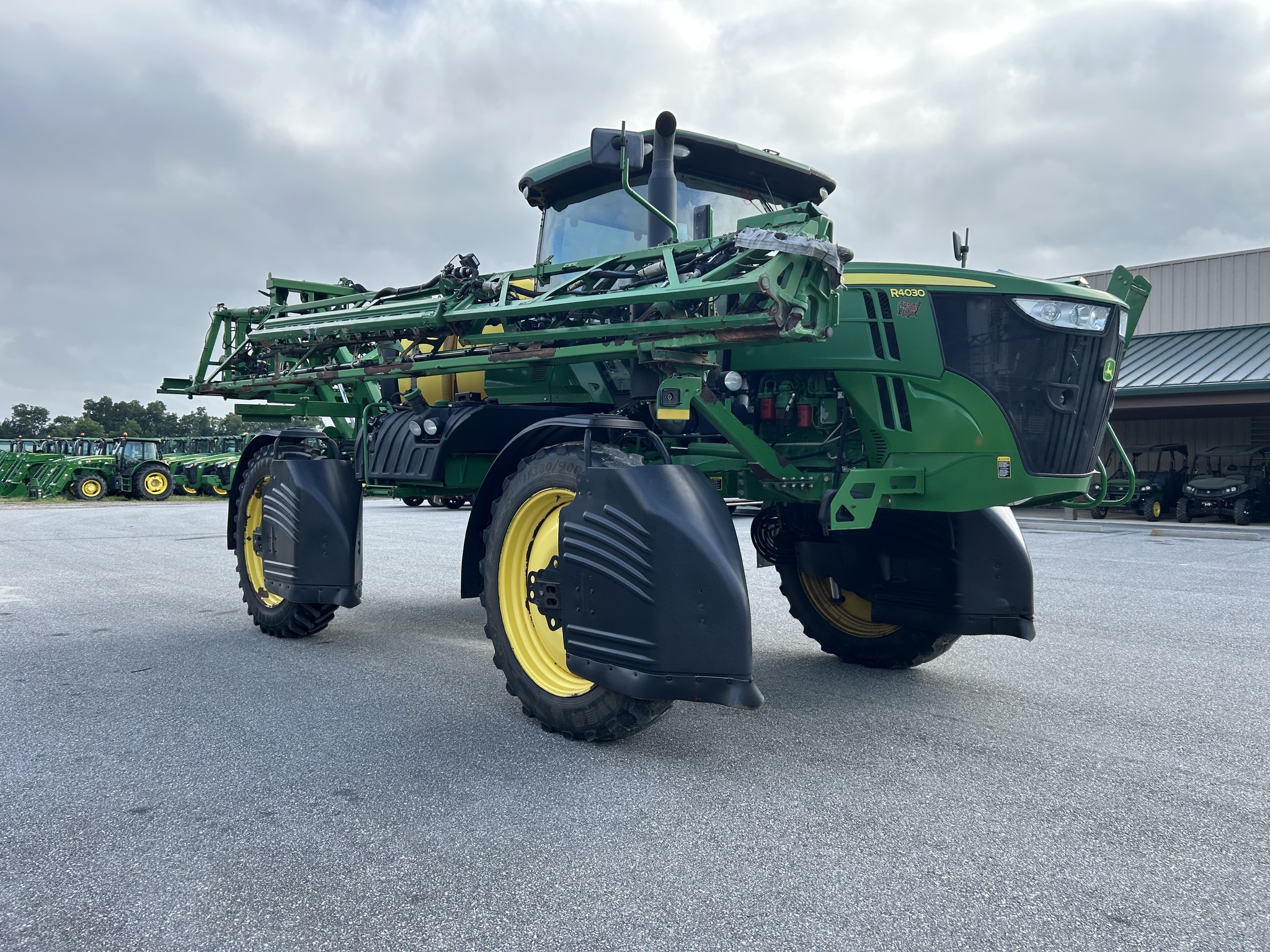 2016 John Deere R4030 Self-Propelled Sprayer