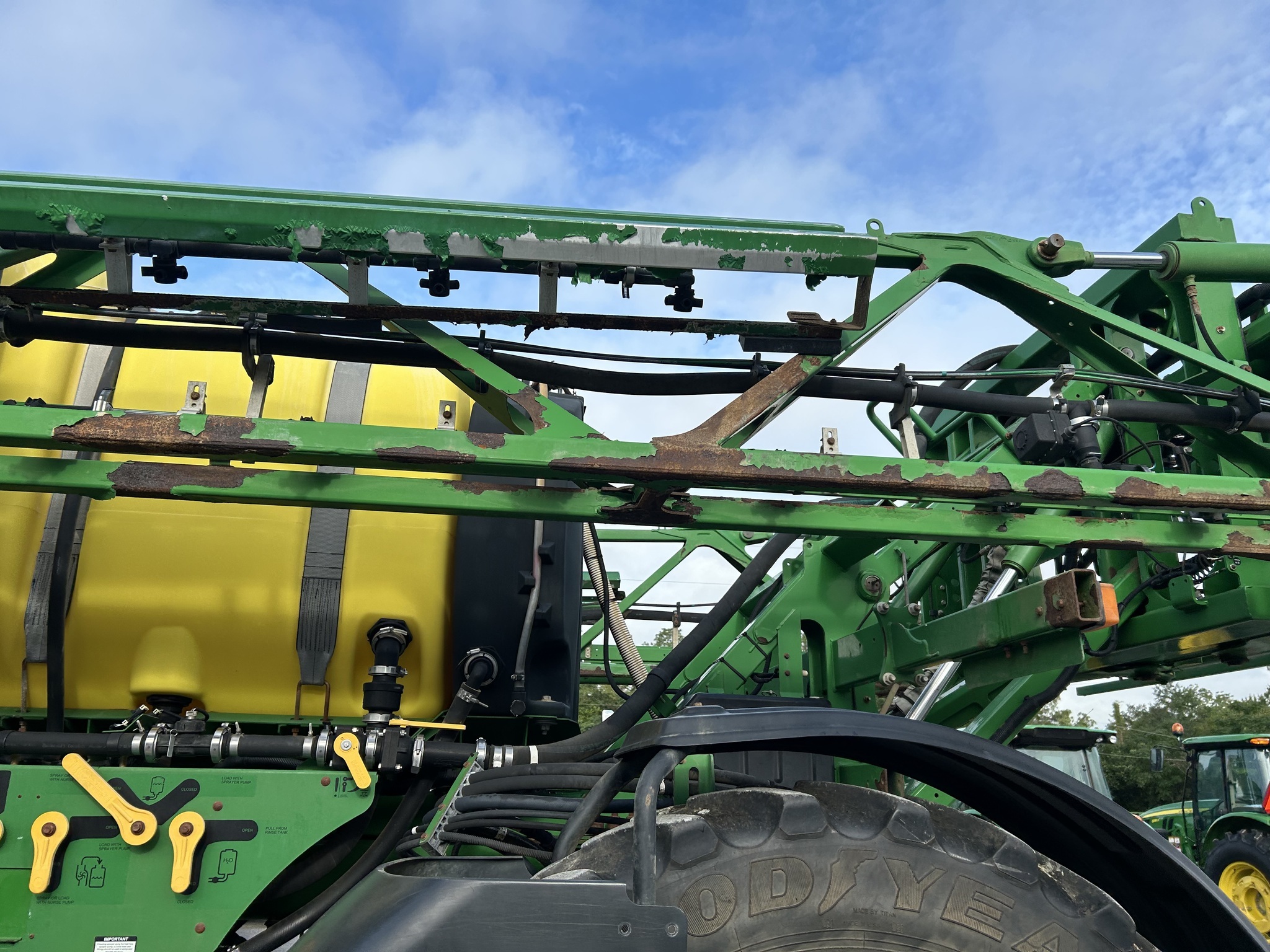 2016 John Deere R4030 Self-Propelled Sprayer