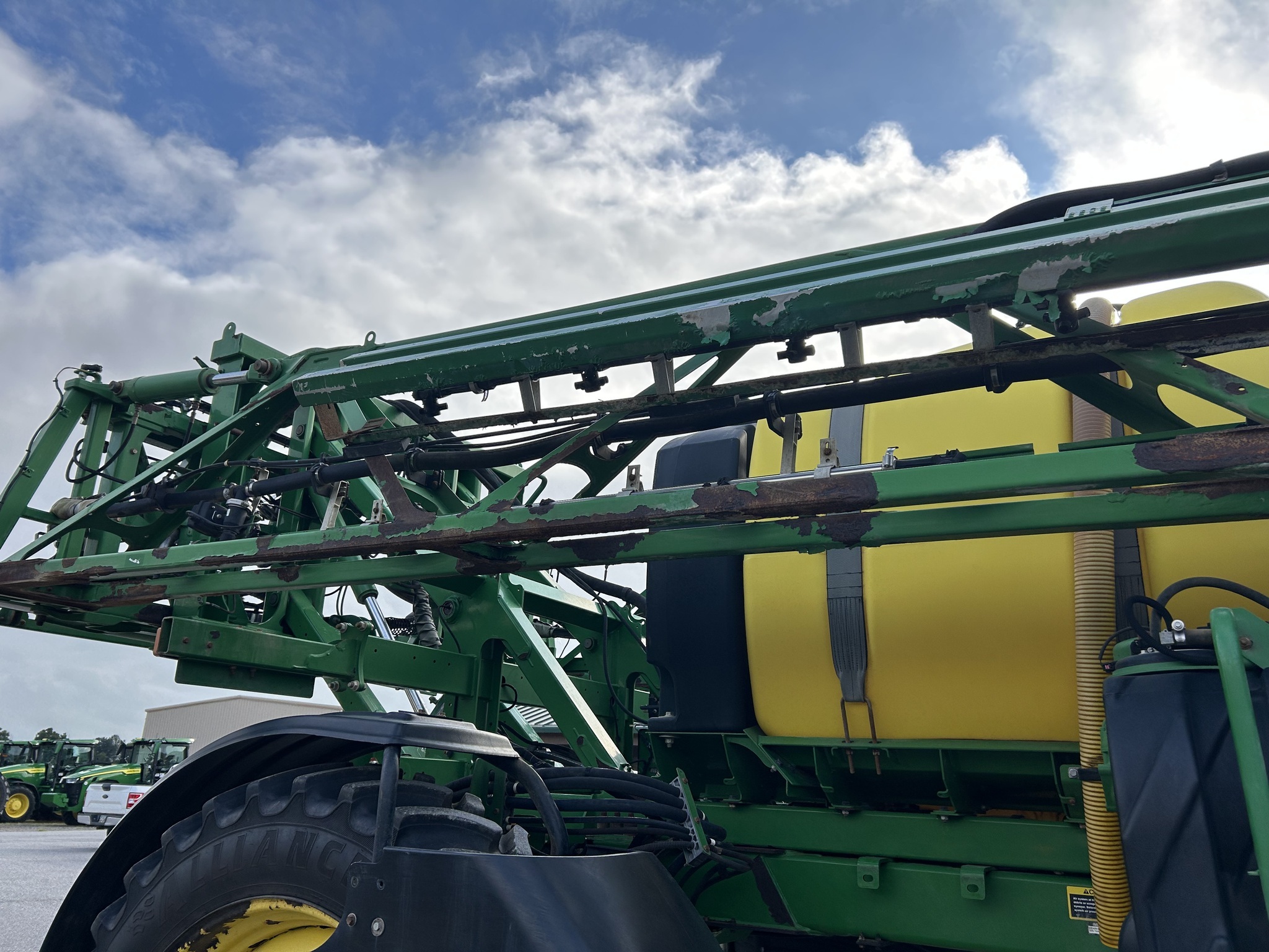 2016 John Deere R4030 Self-Propelled Sprayer