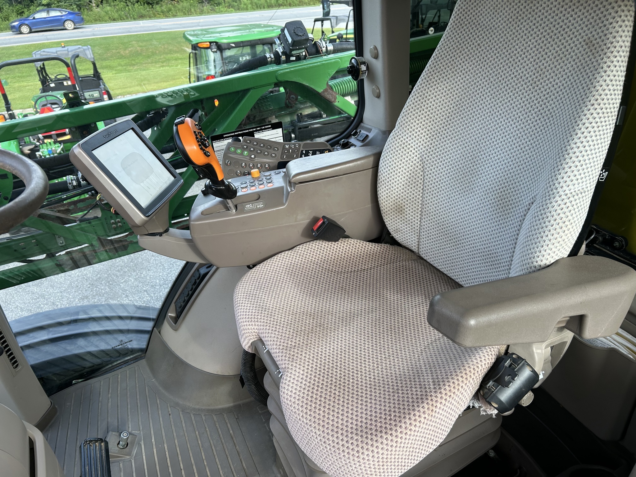 2016 John Deere R4030 Self-Propelled Sprayer