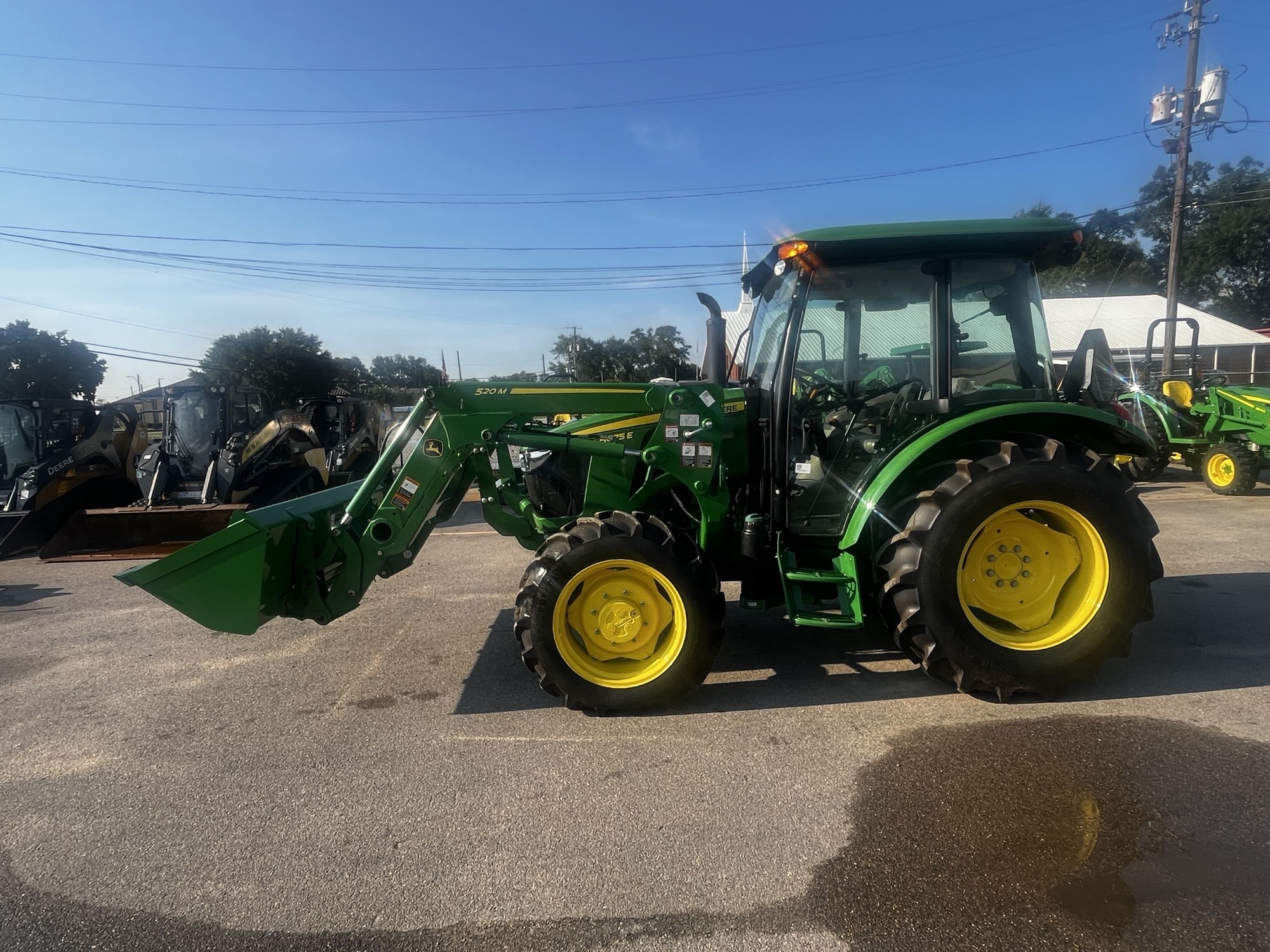 2023 John Deere 5075E Tractor