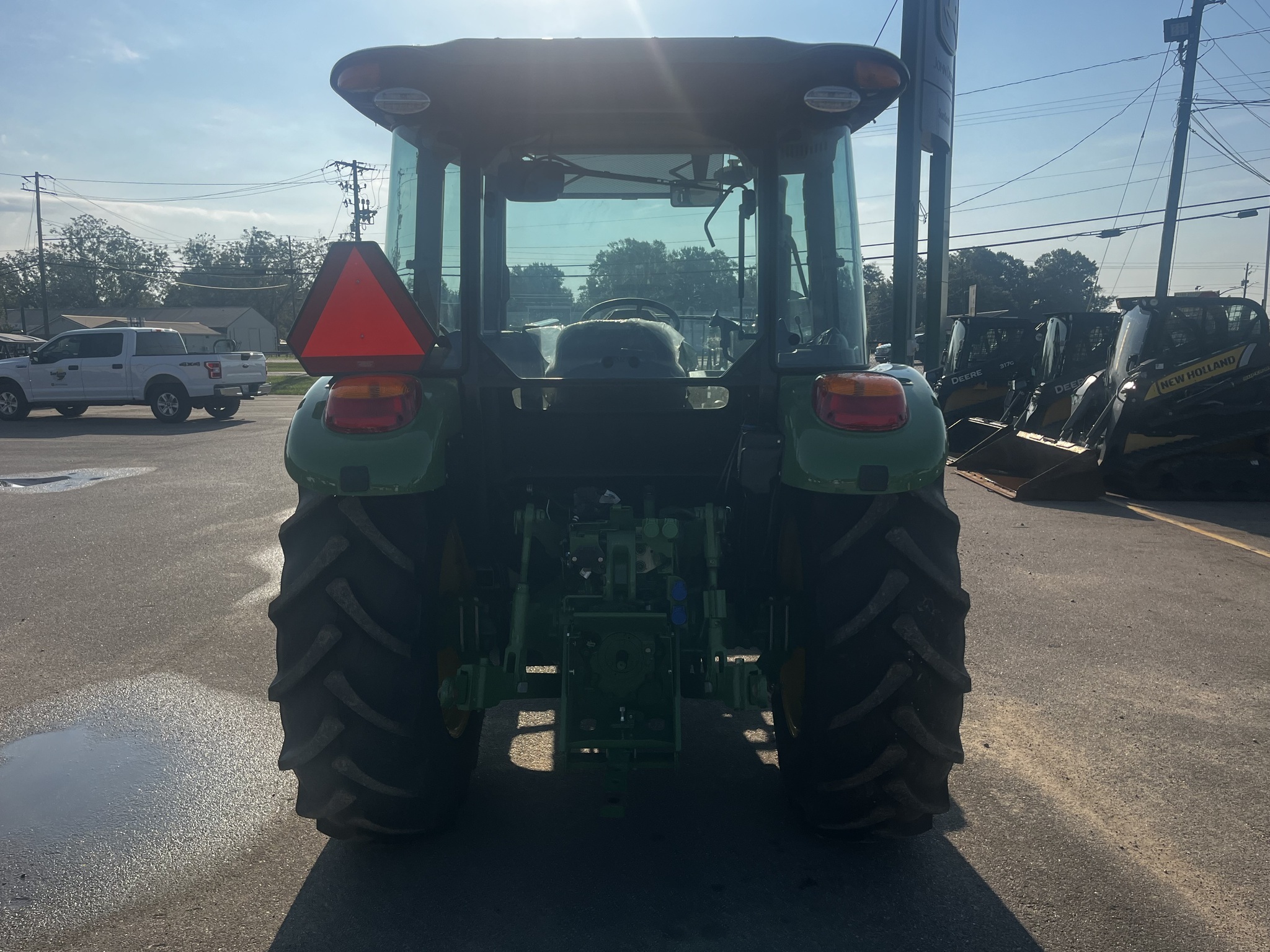 2023 John Deere 5075E Tractor