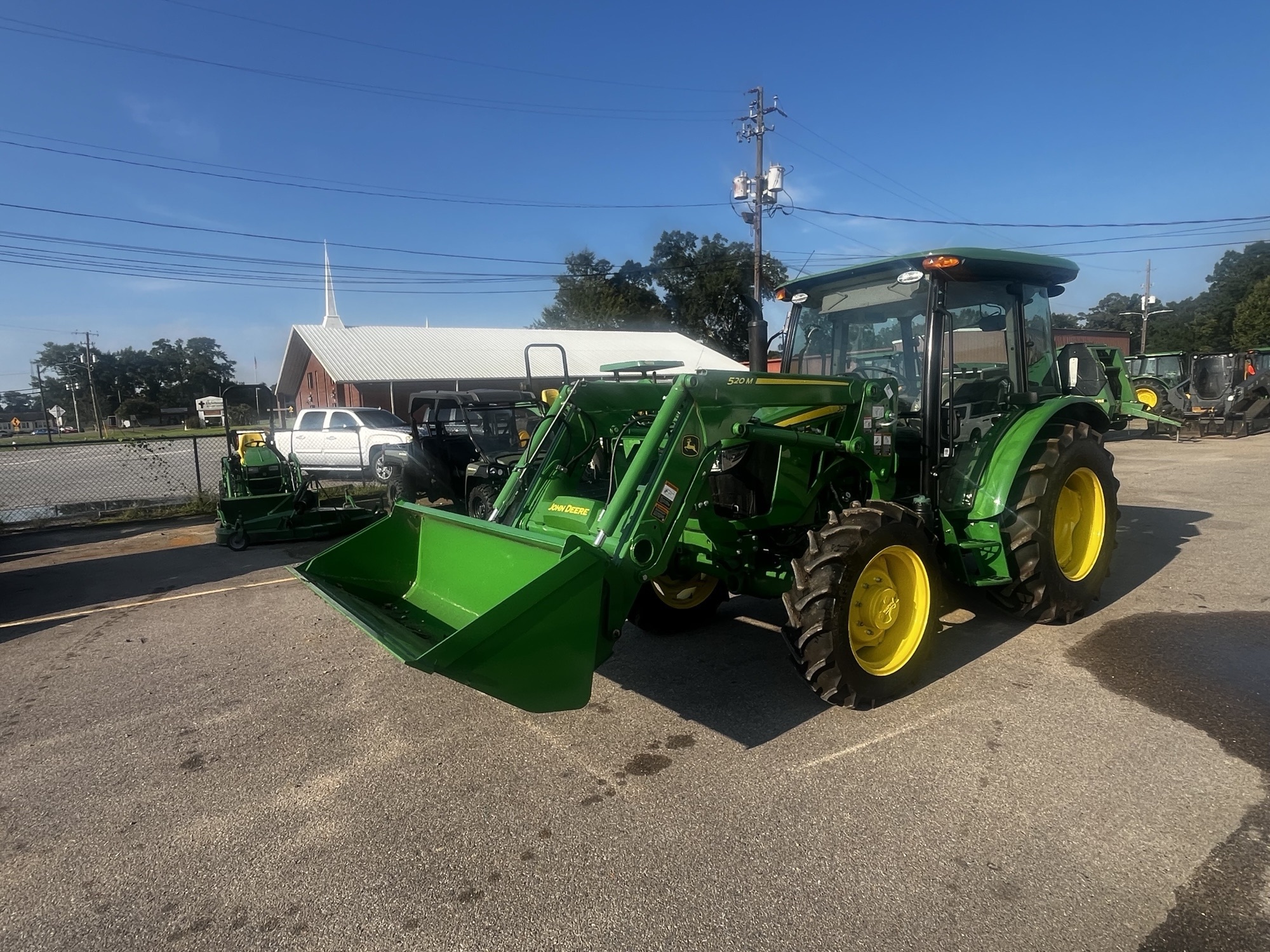 2023 John Deere 5075E Tractor