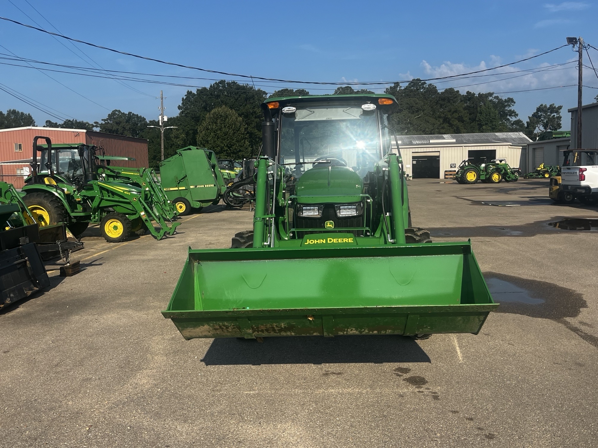 2023 John Deere 5075E Tractor