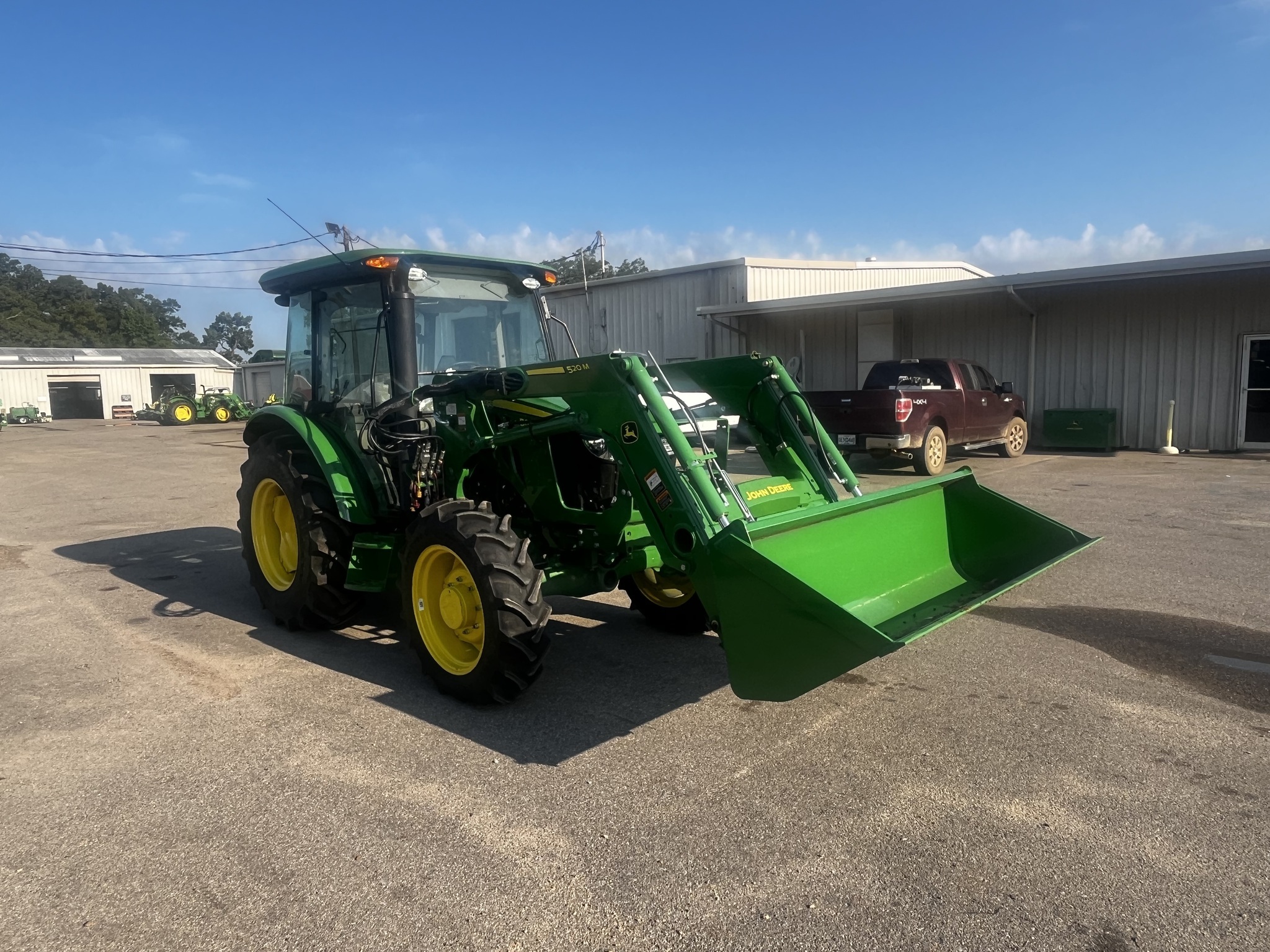 2023 John Deere 5075E Tractor
