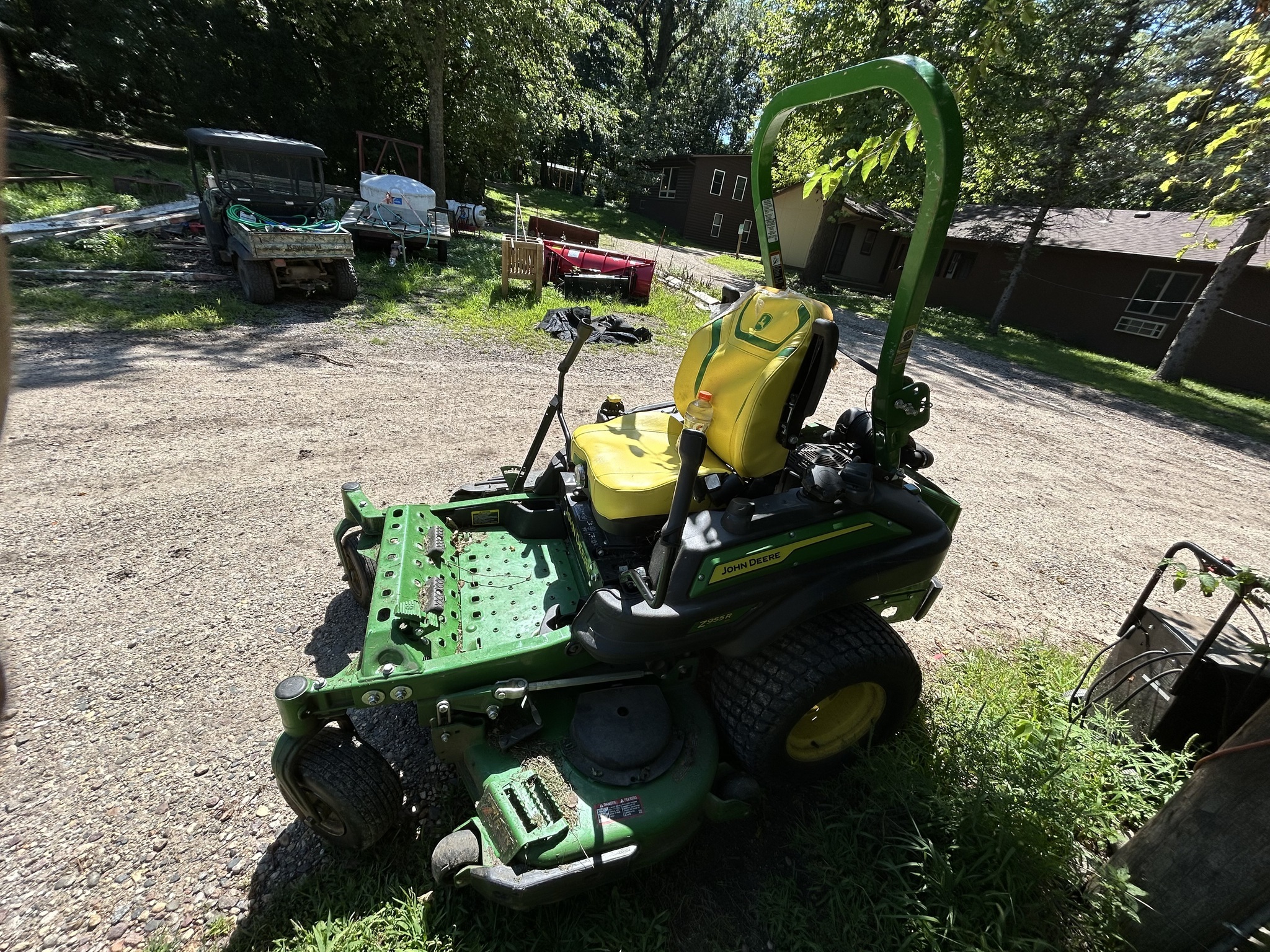 2025 John Deere Z955R EFI Lawn Mower