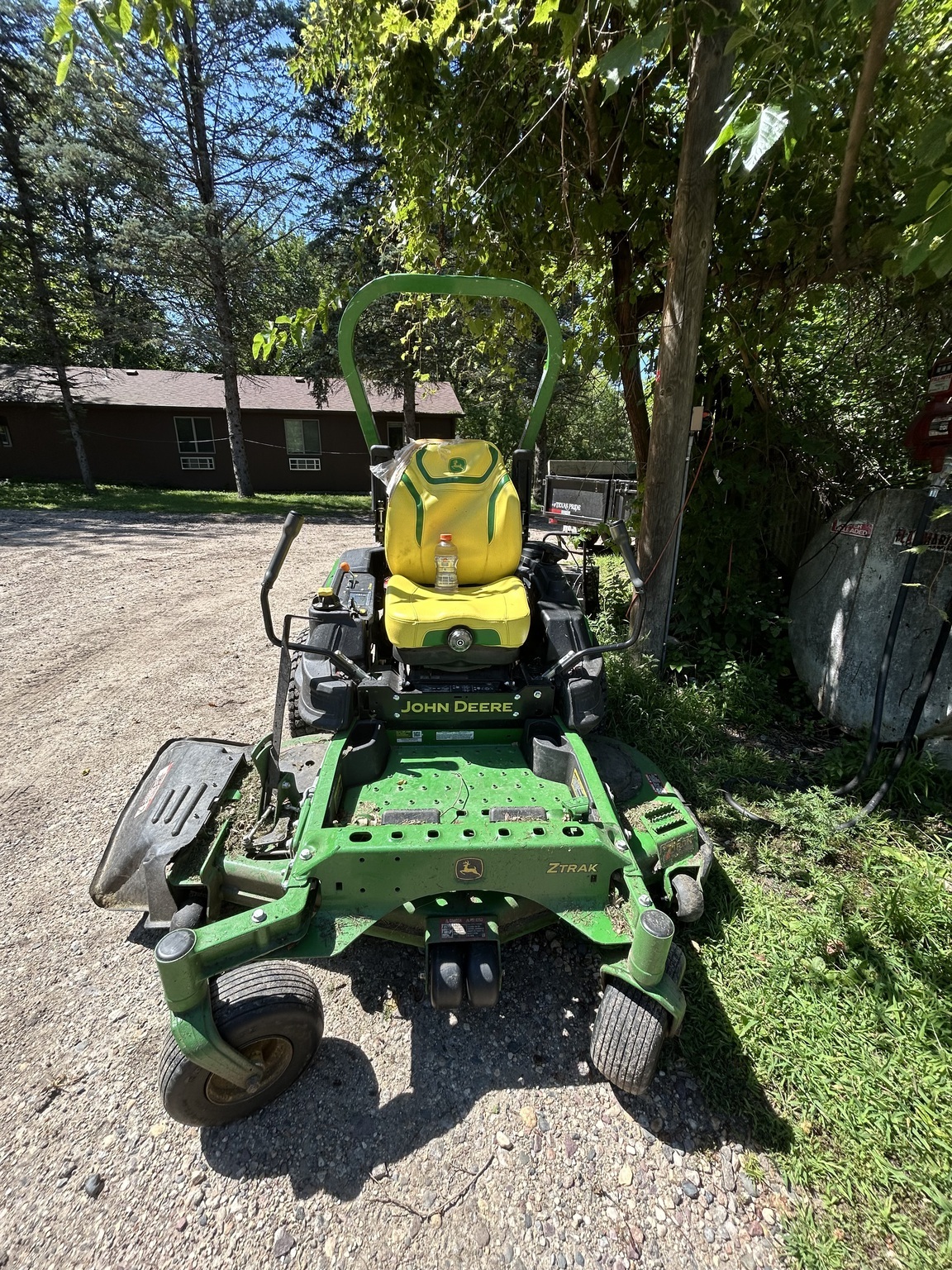 2025 John Deere Z955R EFI Lawn Mower