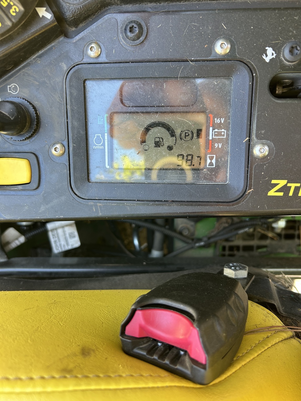 2025 John Deere Z955R EFI Lawn Mower