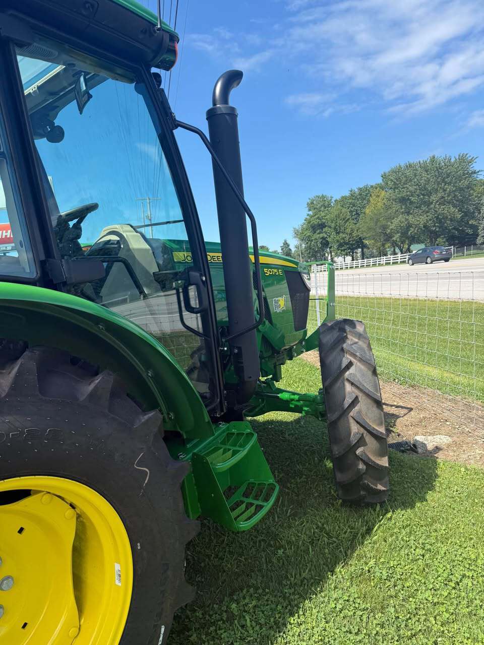 2025 John Deere 5075E Tractor