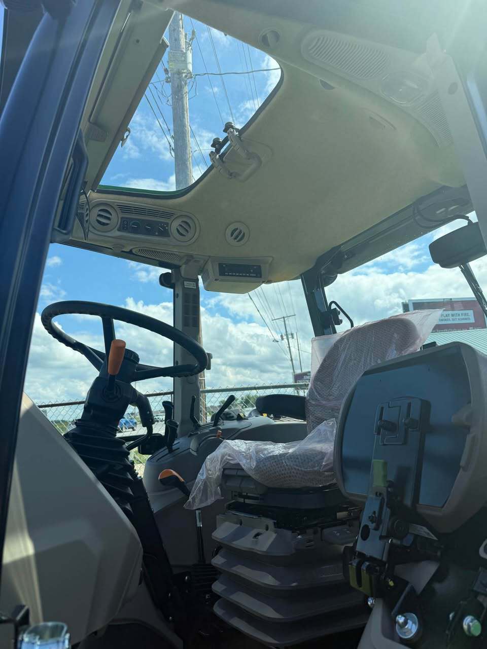 2025 John Deere 5075E Tractor