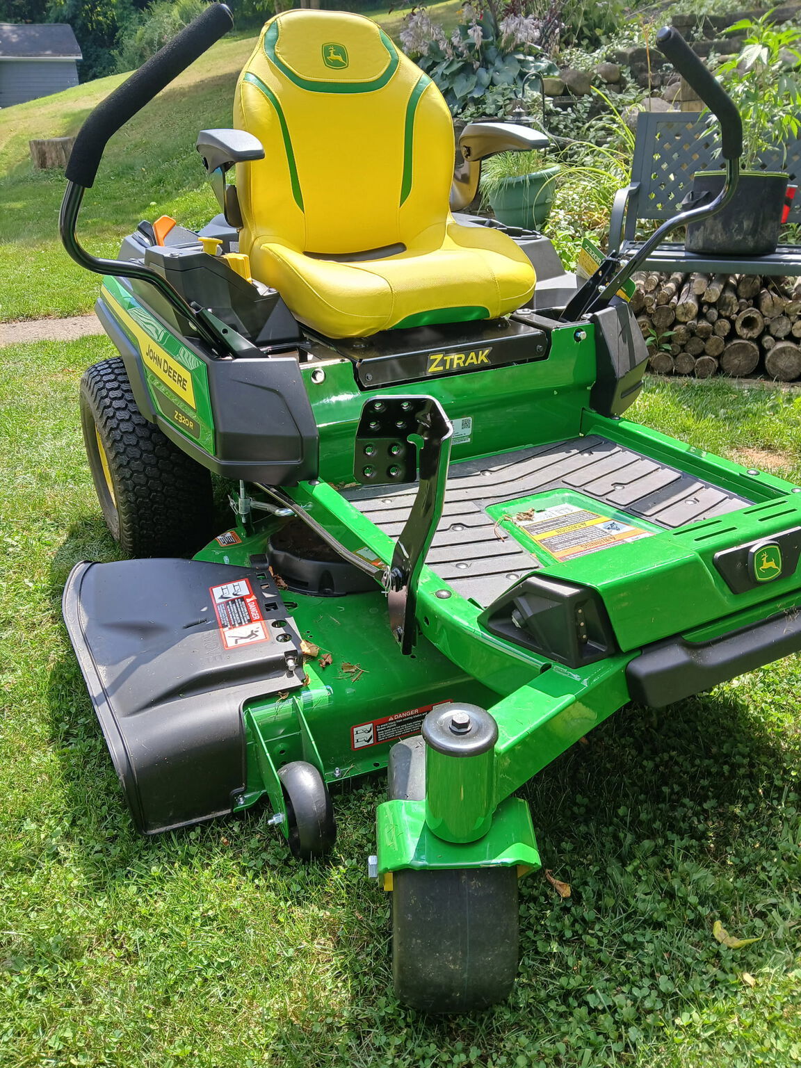 2024 John Deere Z320R Lawn Mower