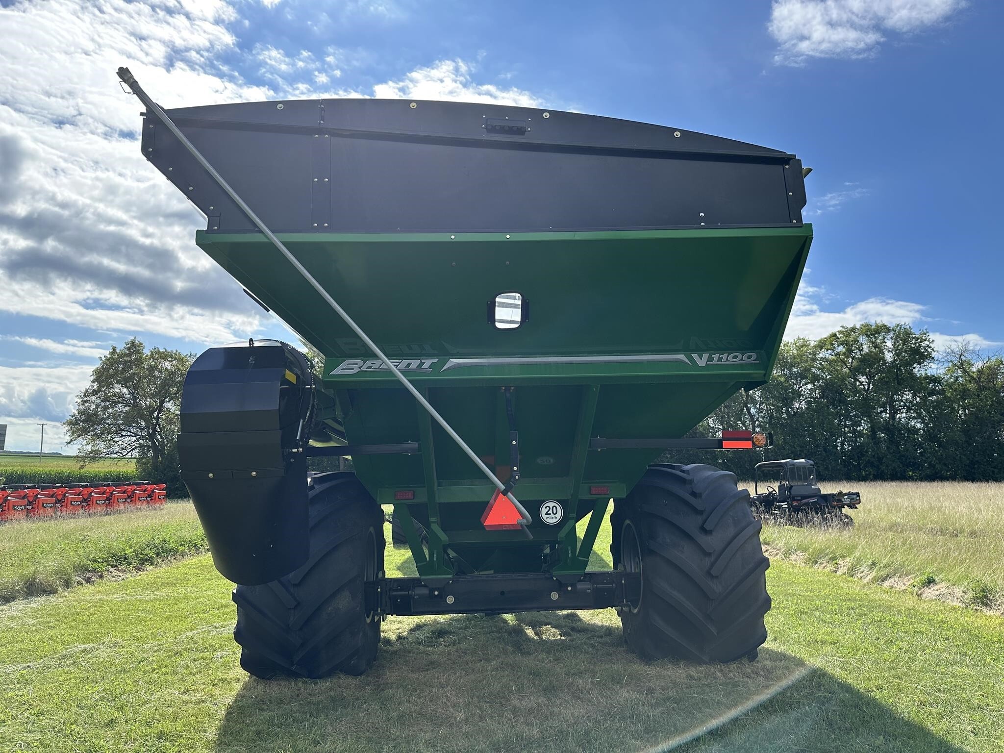 2024 Brent V1100 Grain Cart