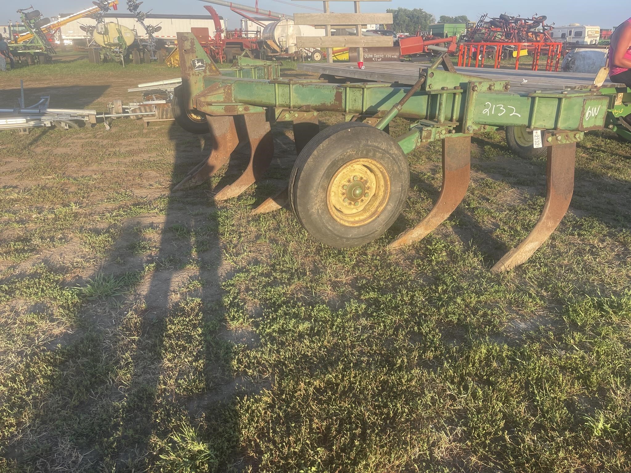 John Deere 900 V Ripper - $6,500 | Machinery Pete