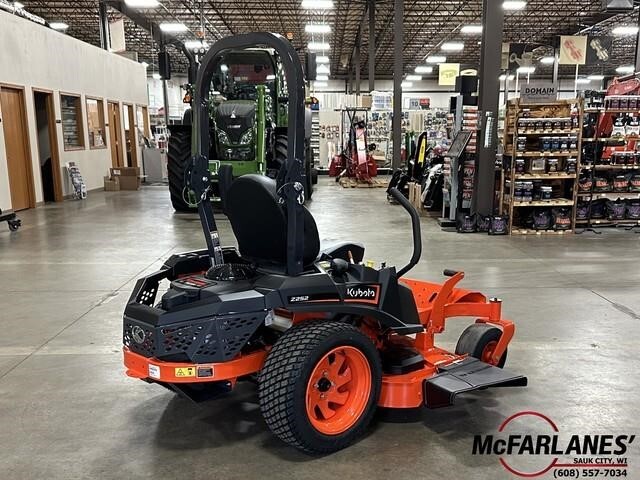 2026 Kubota Z422 Lawn Mower