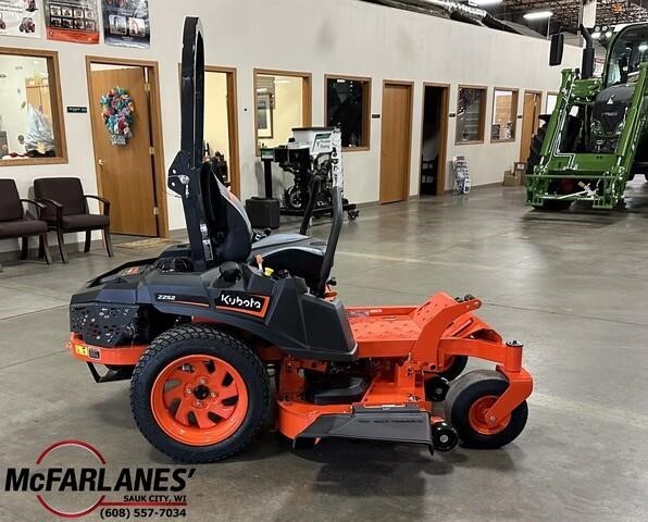 2026 Kubota Z422 Lawn Mower