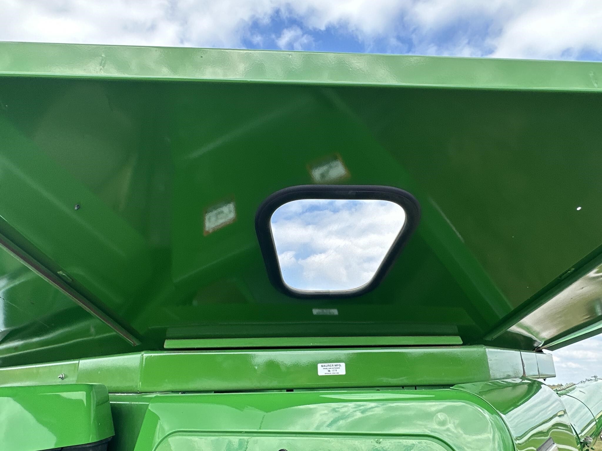 2001 John Deere 9450 Combine