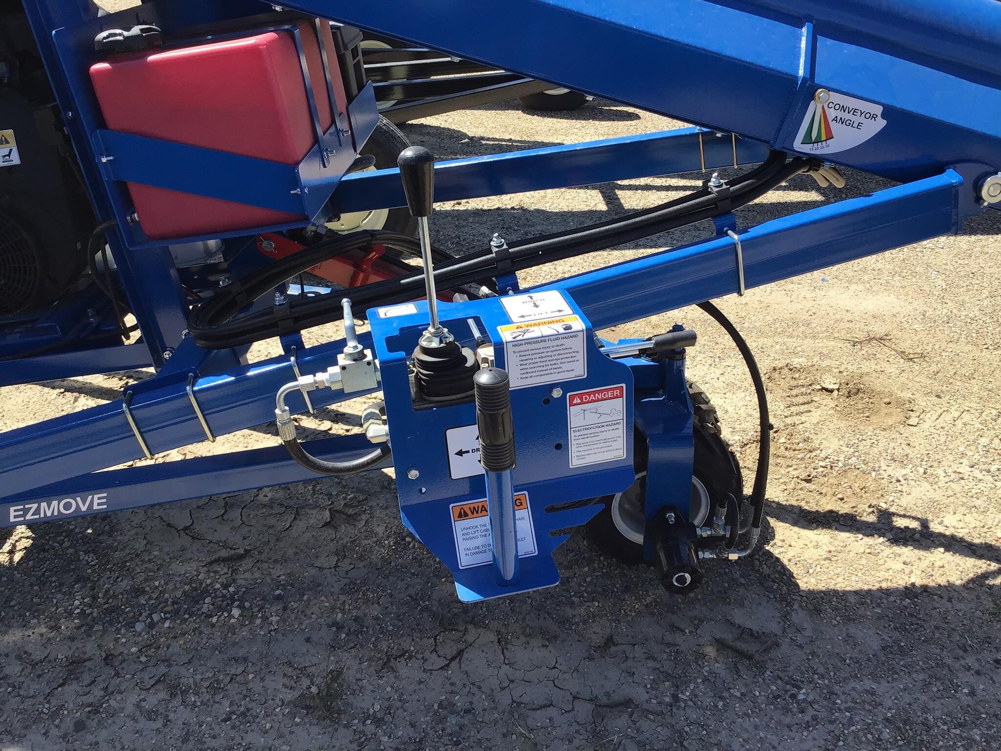2025 Brandt 1547LP+ Augers and Conveyor