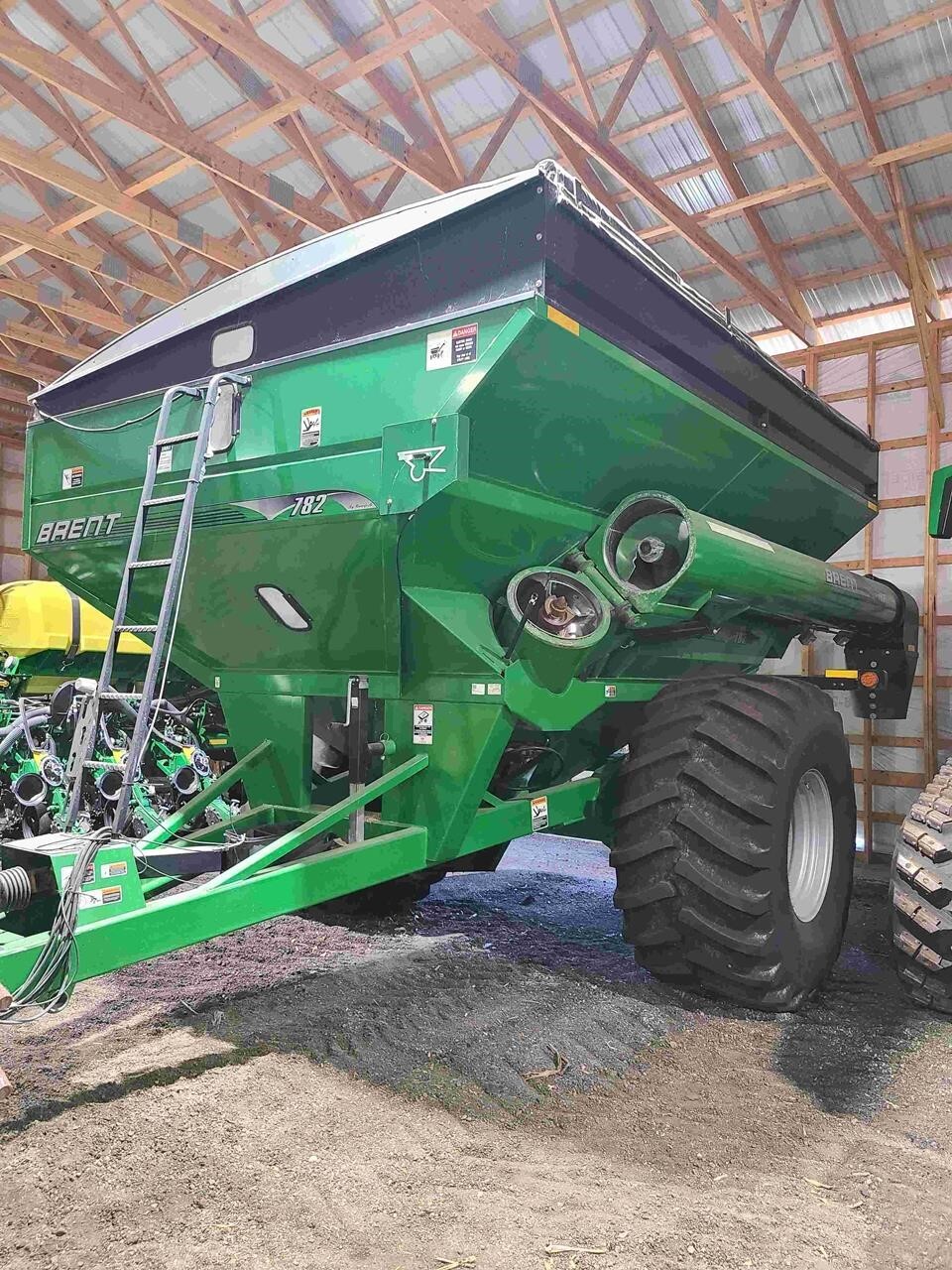 2014 Brent 782 Grain Cart