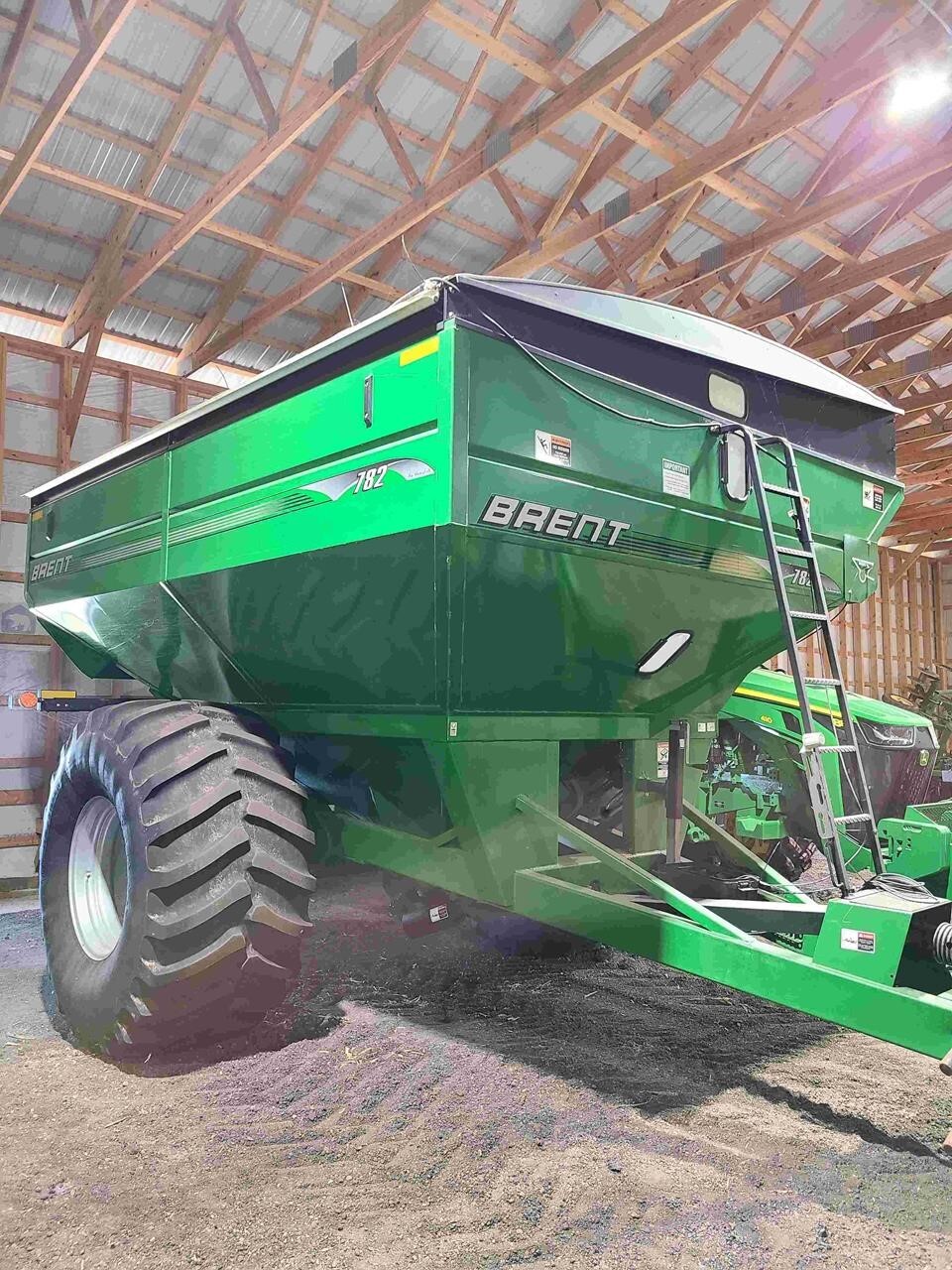 2014 Brent 782 Grain Cart
