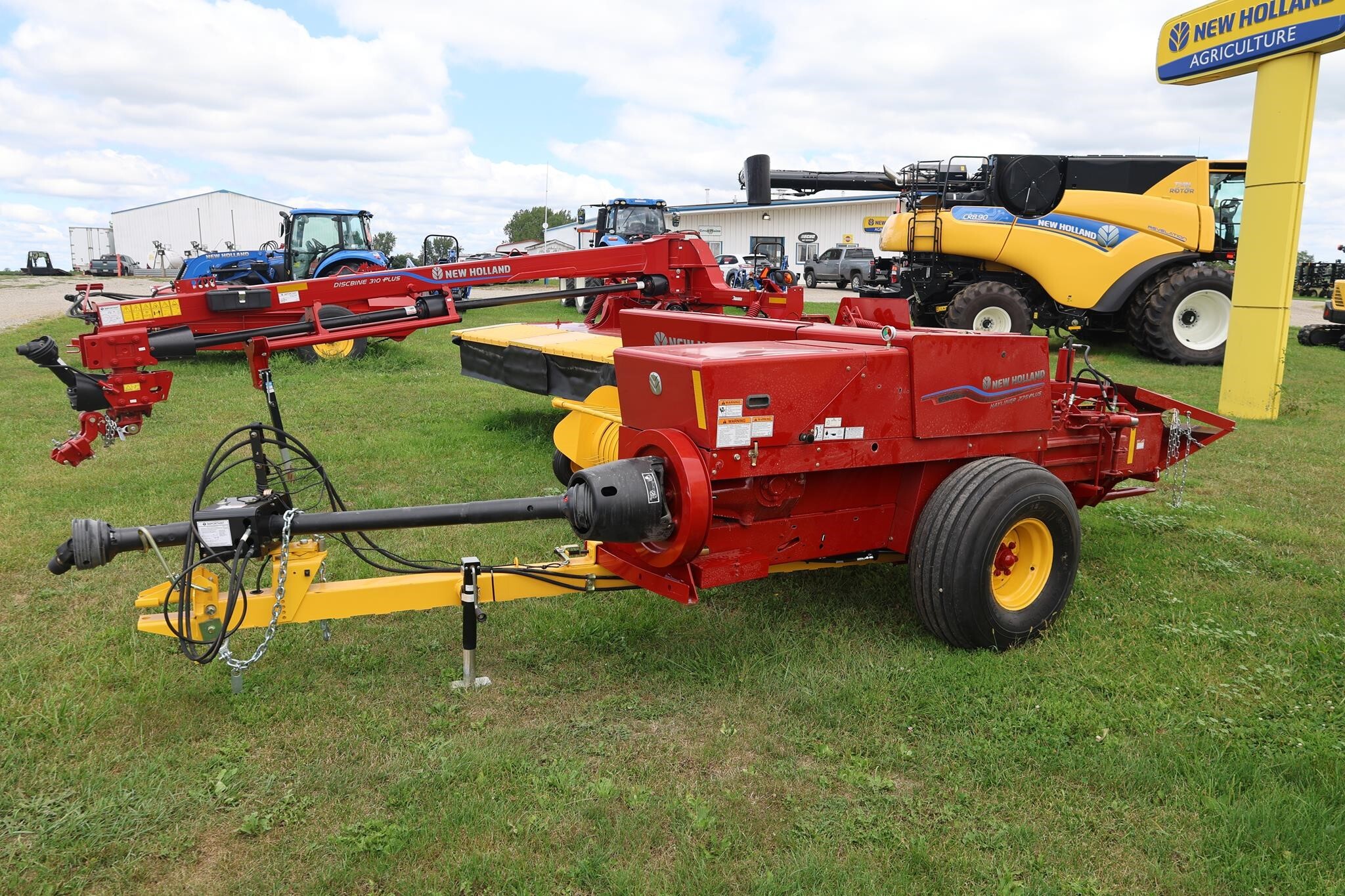2025 New Holland HAYLINER 275 PLUS Small Square Baler
