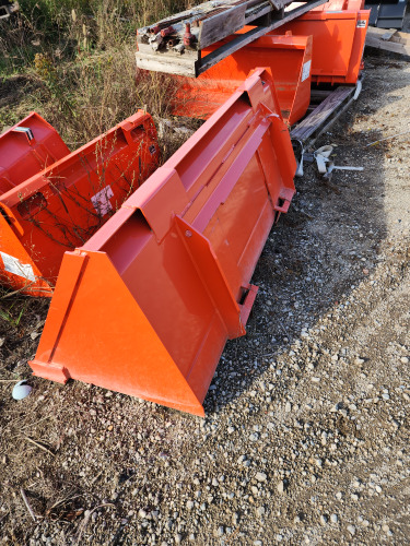 Kubota M1811 Loader and Skid Steer Attachment